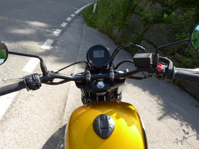YAMAHA SCR 950 ABS-image-4