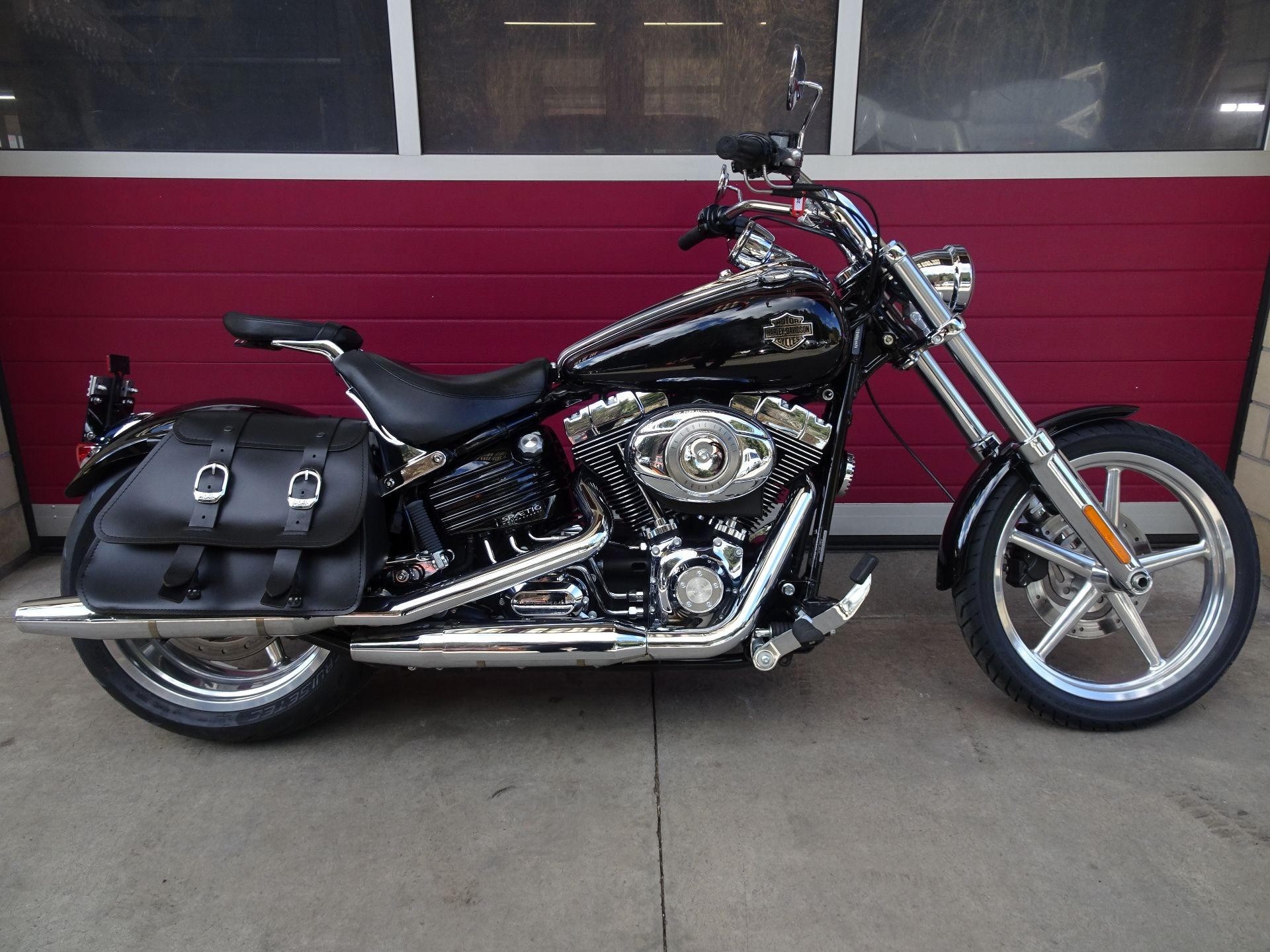 HARLEY-DAVIDSON FXCWC 1584 Softail Rocker C Mit Zubehör
