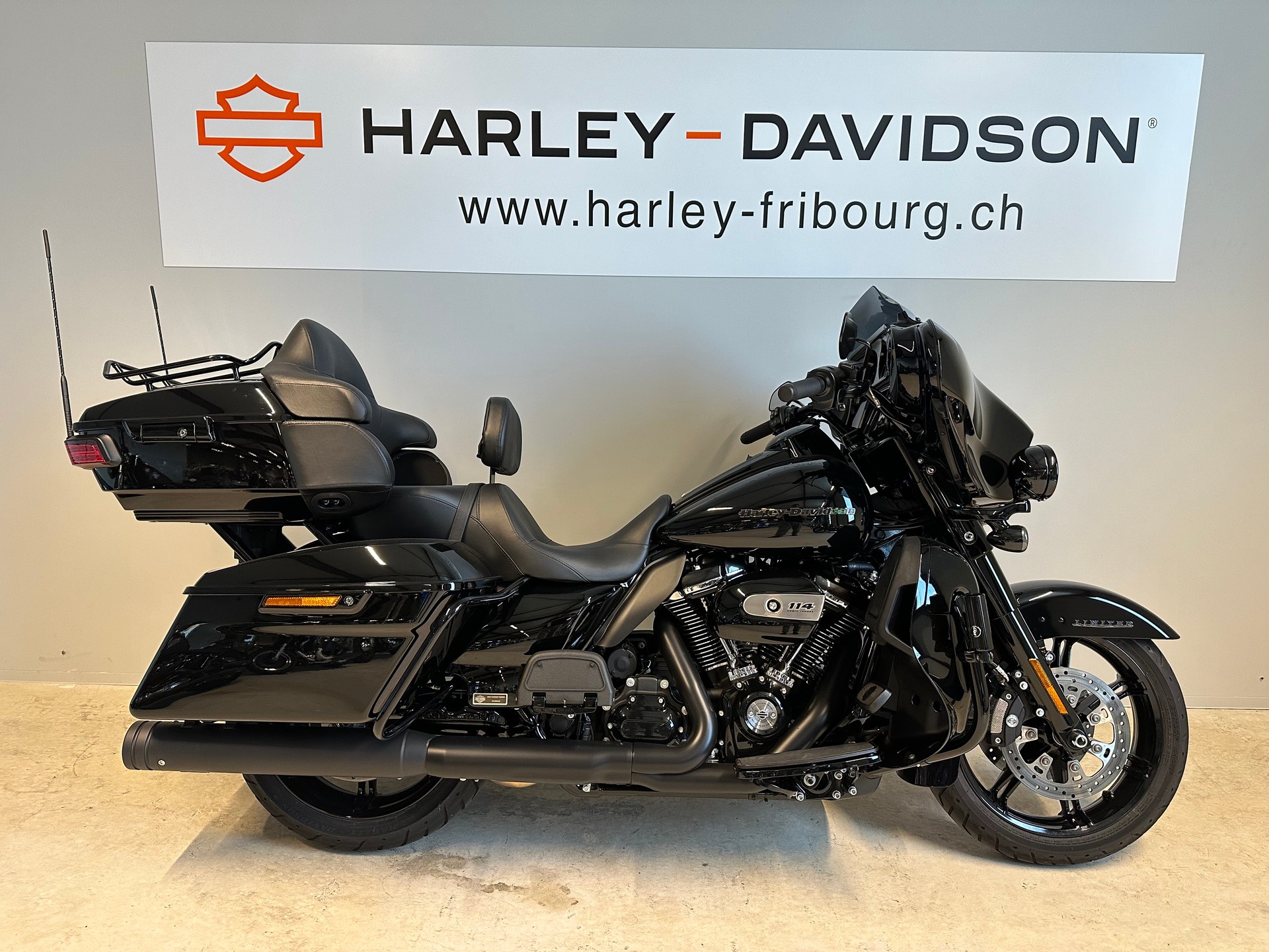 HARLEY-DAVIDSON FLHTK Electra Glide Ultra Limited Black Finish114
