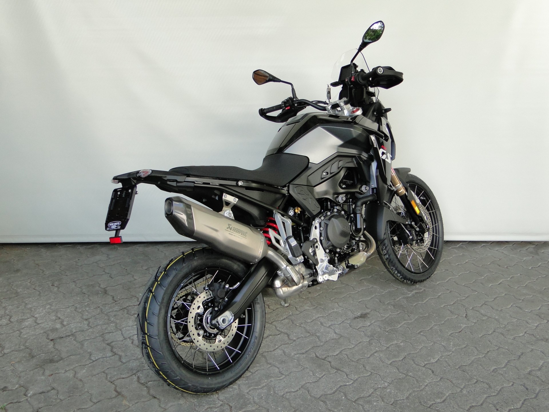 BMW F 900 GS mit Enduro-Paket Pro-showroom-element-3