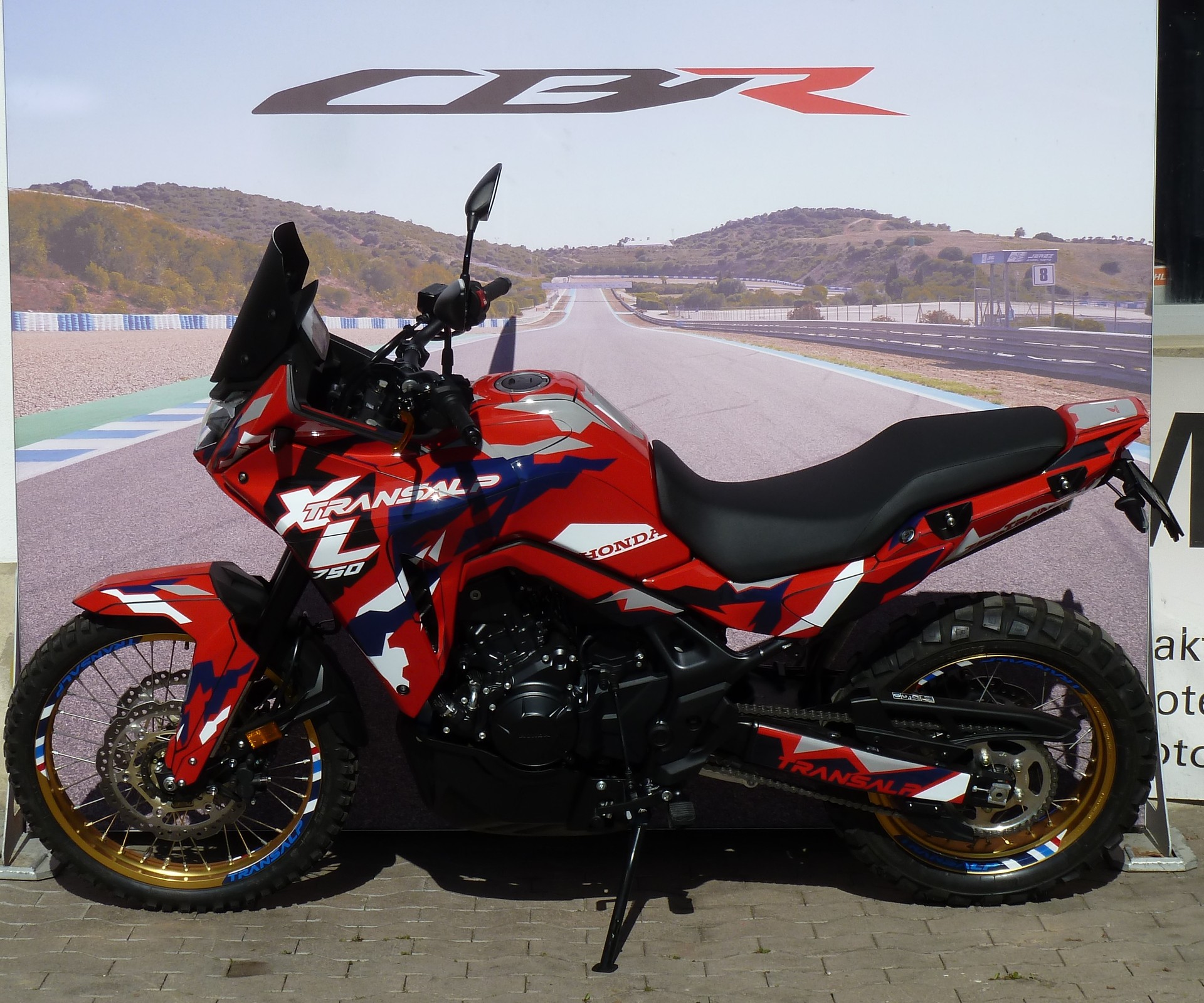 HONDA XL 750 Transalp-image-2