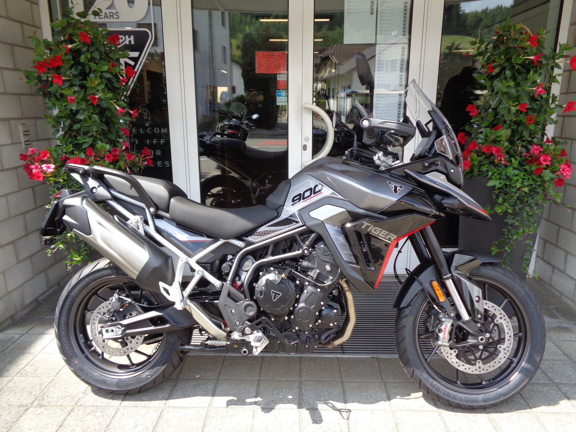 TRIUMPH Tiger 900 GT Pro-showroom-element-1