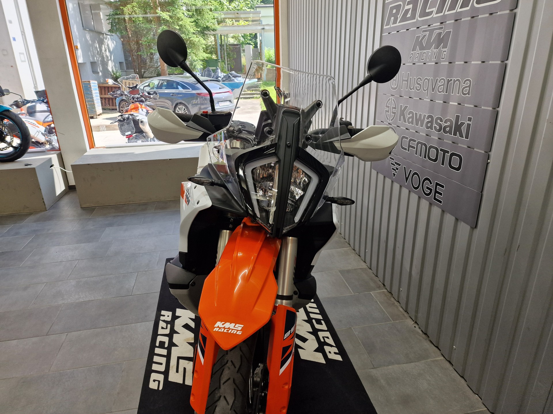 KTM 890 Adventure-showroom-element-2