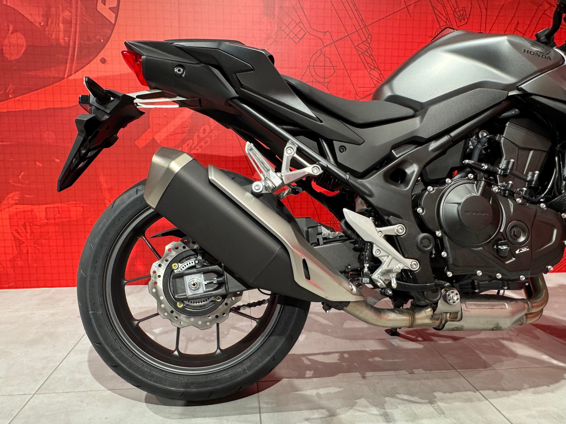 HONDA CB 750 Hornet-image-13