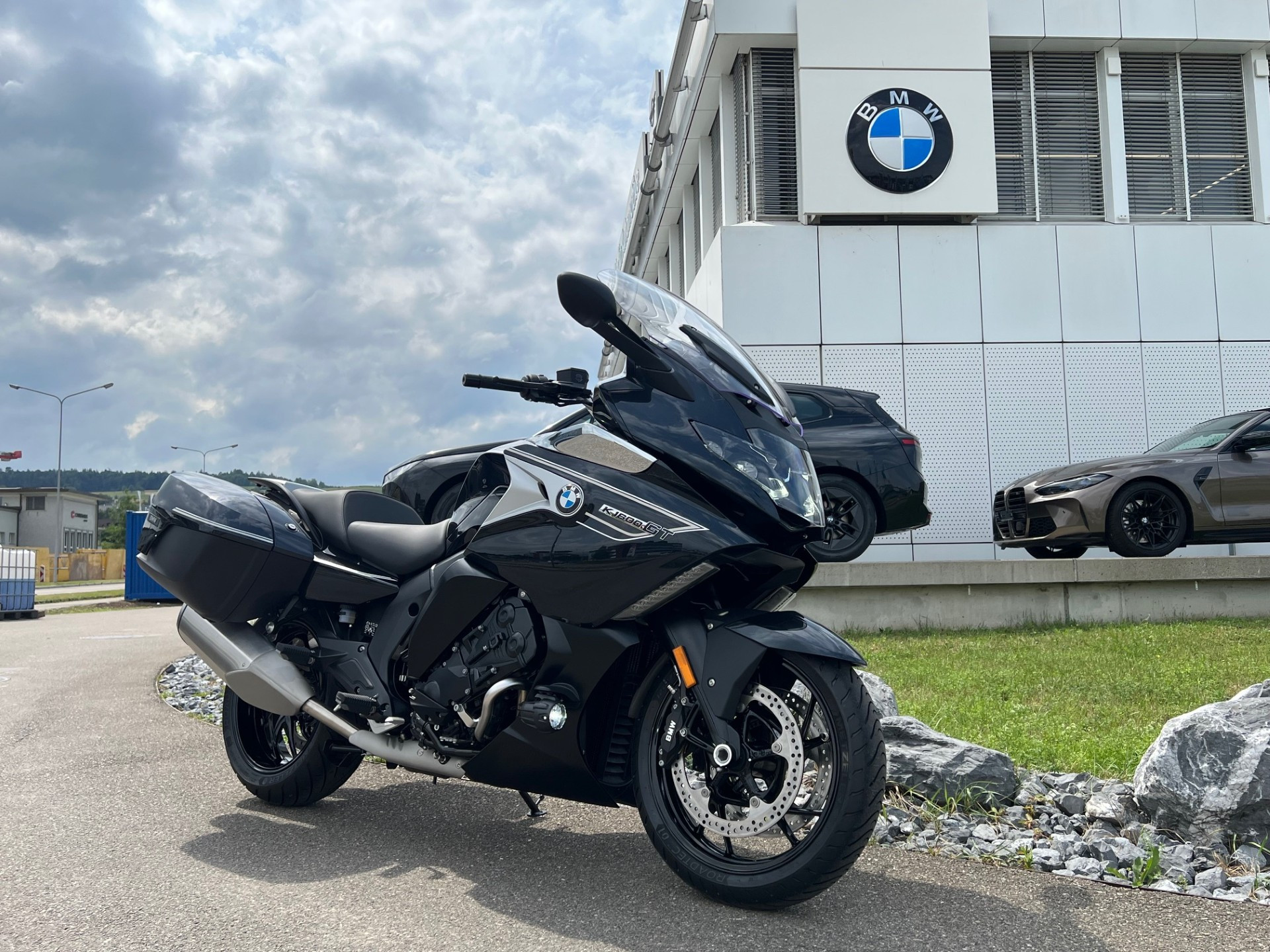 BMW K 1600 GT Option 719 Meteoric Dust 2 metallic-image-1