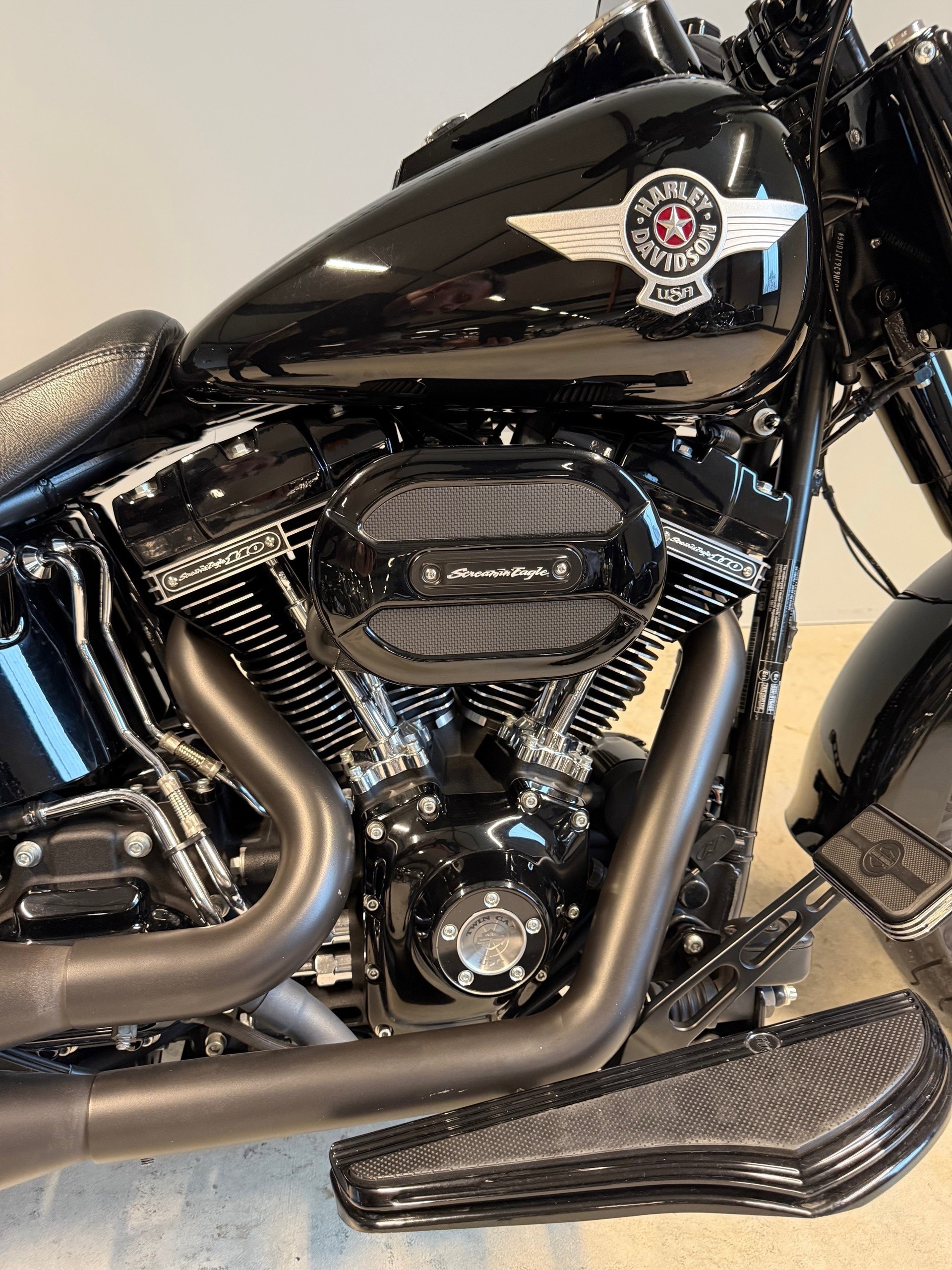 HARLEY-DAVIDSON FLSTFBS Fat Boy S Special ABS-showroom-element-1