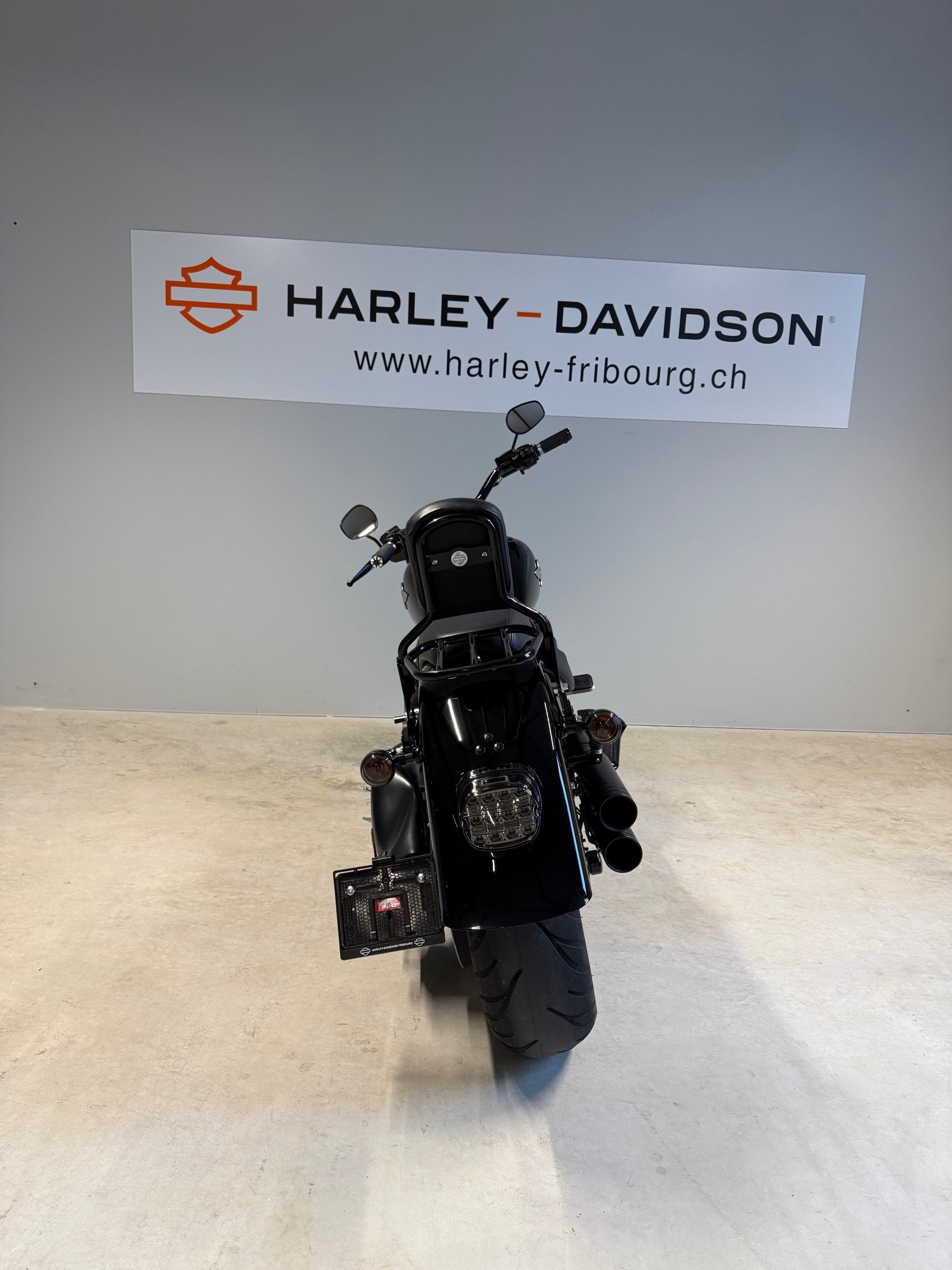 HARLEY-DAVIDSON FLSTFBS Fat Boy S Special ABS-showroom-element-3