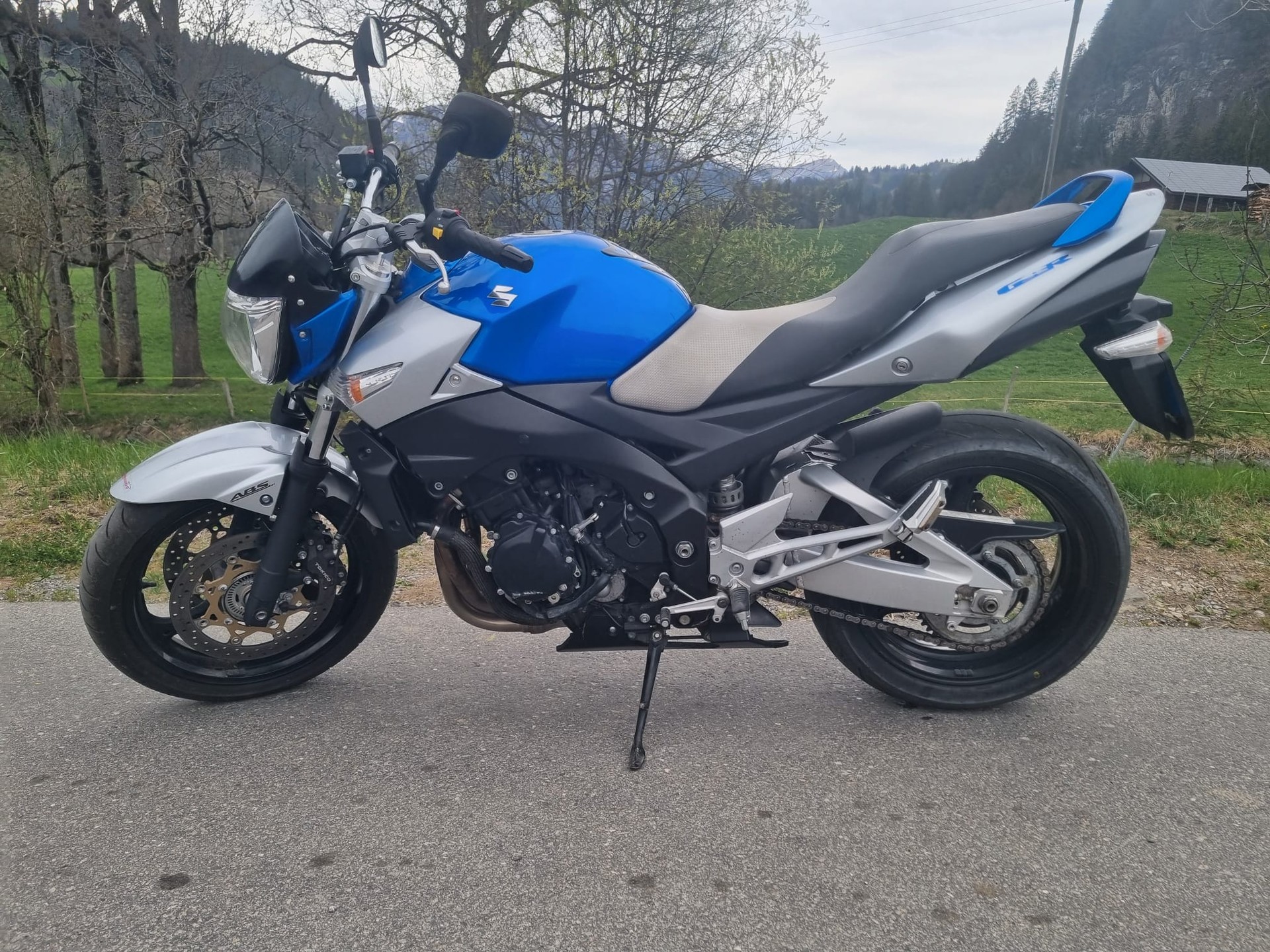 SUZUKI GSR 600-image-0