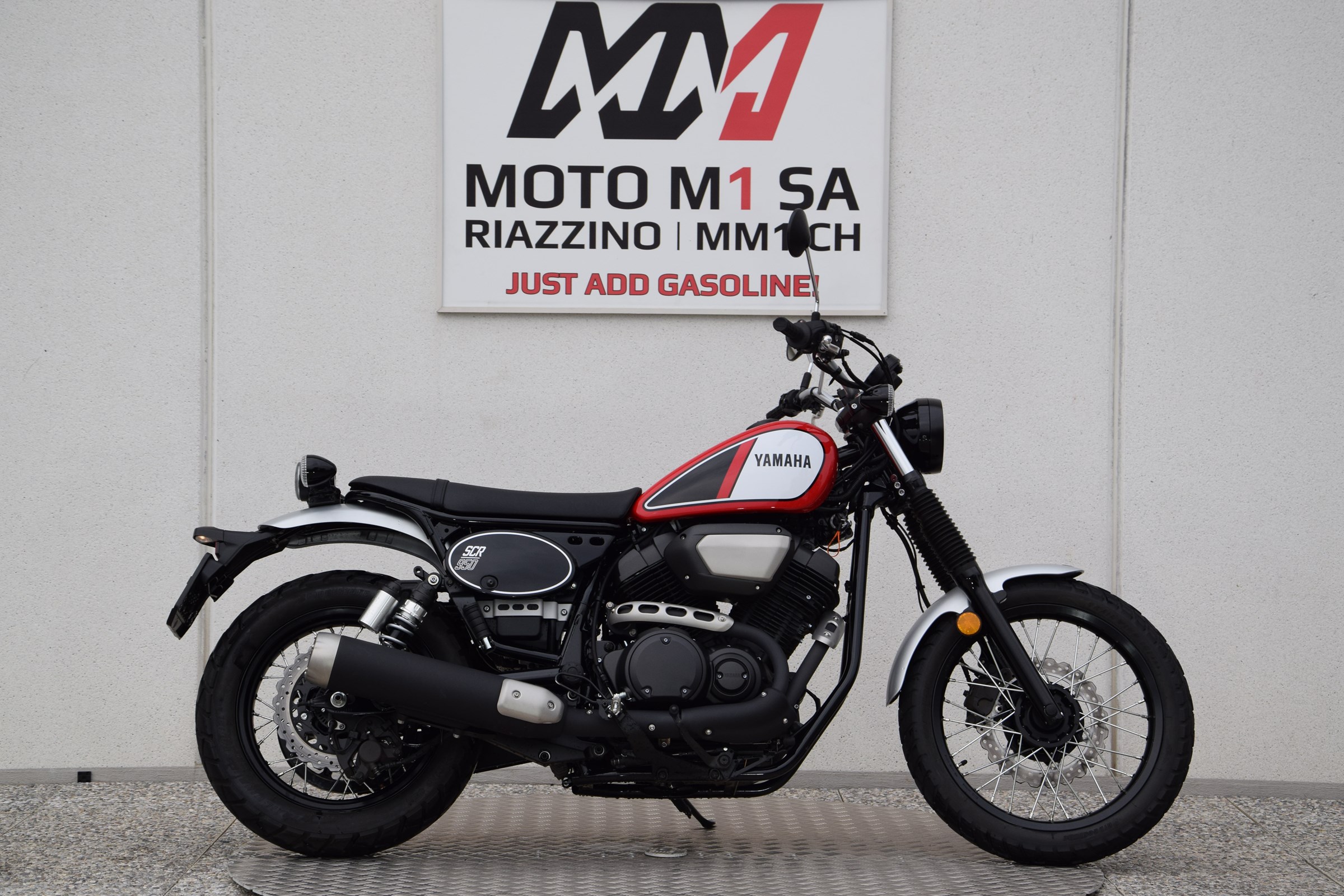 YAMAHA SCR 950 ABS