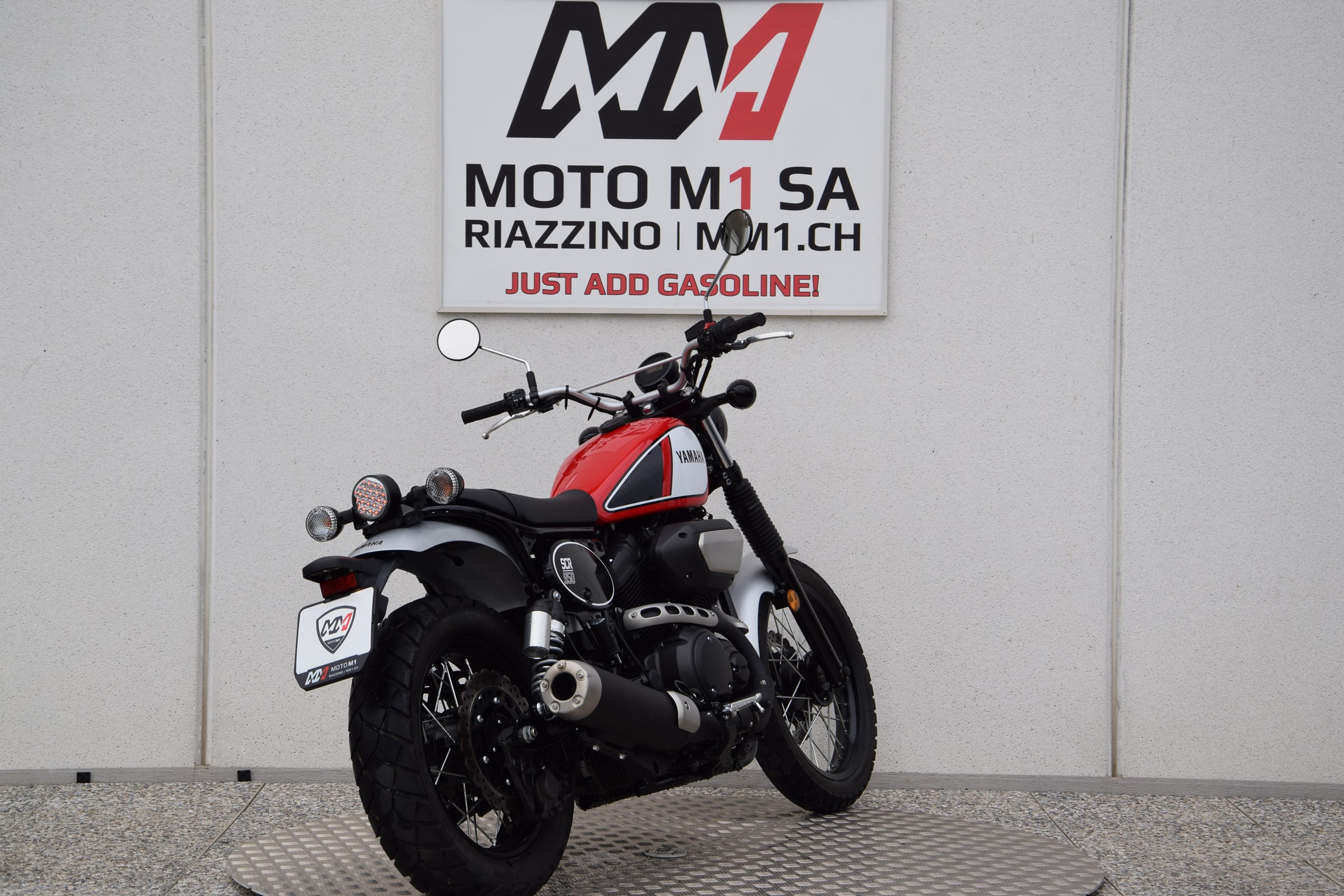 YAMAHA SCR 950 ABS-showroom-element-3