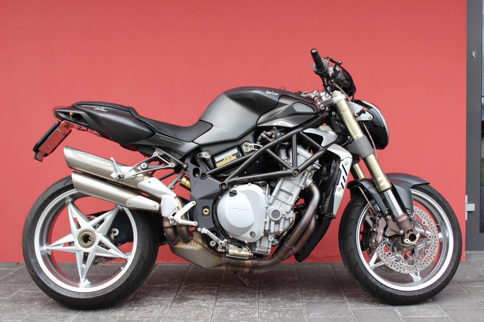 MV AGUSTA Brutale 750 S-showroom-element-2