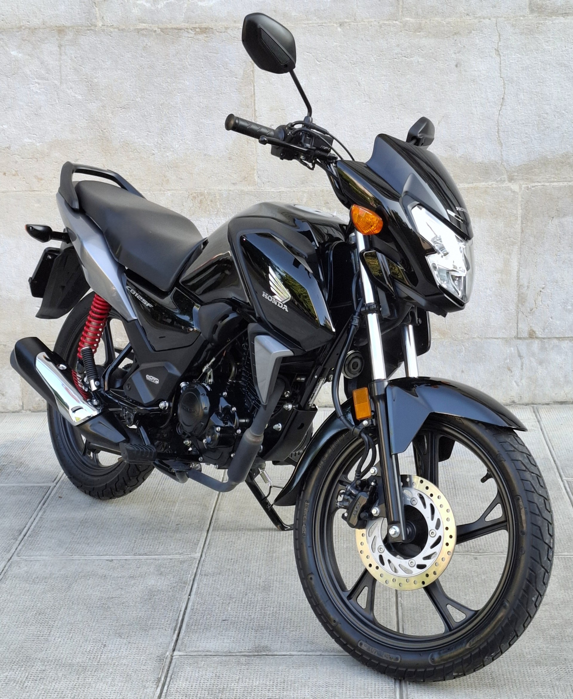 HONDA CBF 125 M-showroom-element-1