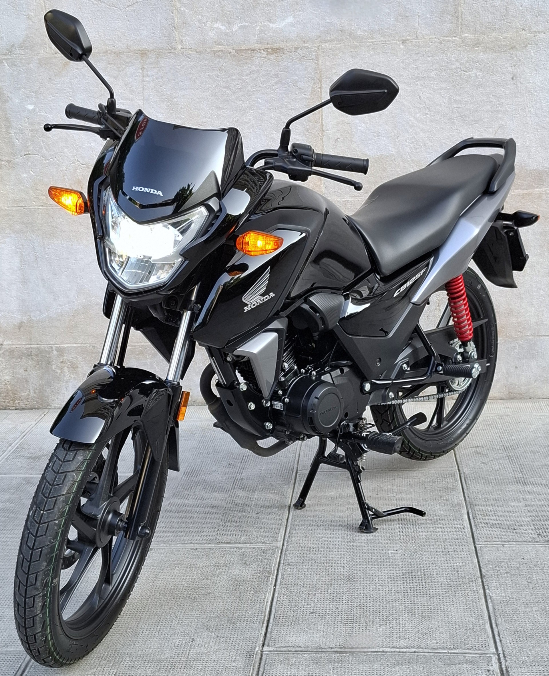 HONDA CBF 125 M-showroom-element-3