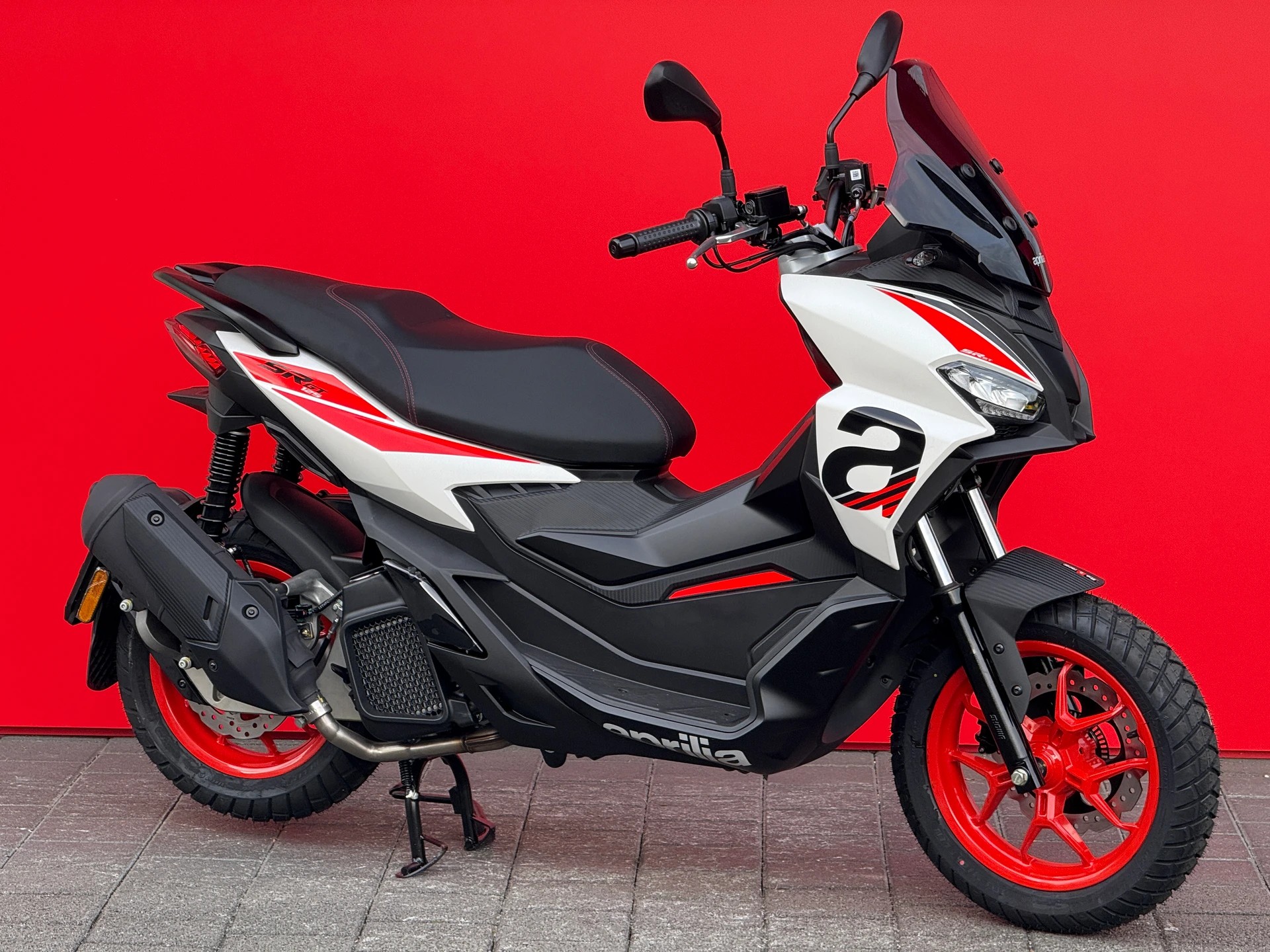 APRILIA SR GT 200 Sport ABS E5+-image-7