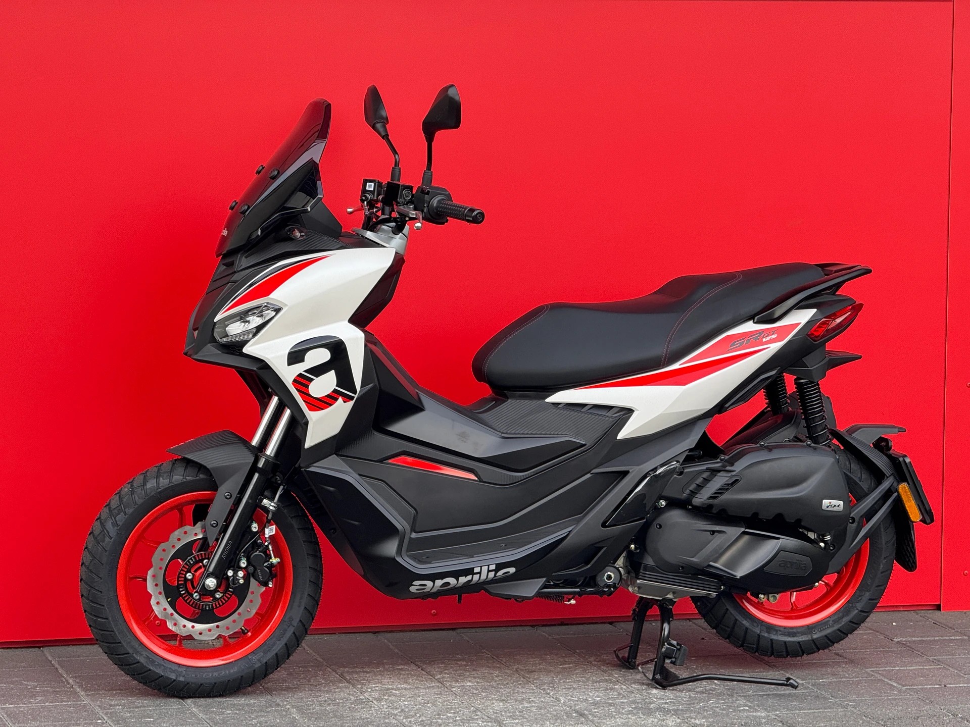 APRILIA SR GT 200 Sport ABS E5+-image-9