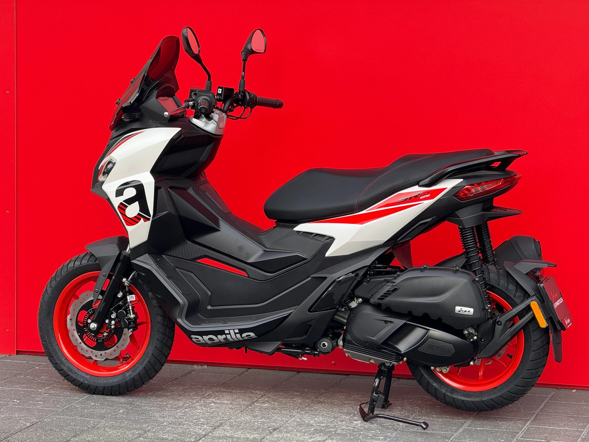 APRILIA SR GT 200 Sport ABS E5+-image-4