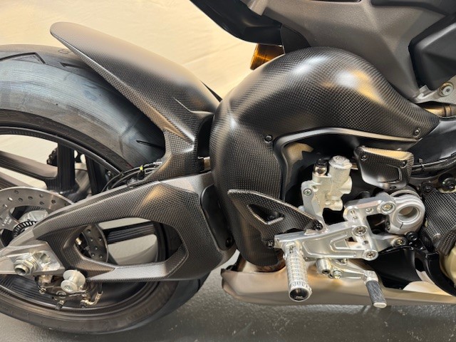 DUCATI PANIGALE V4 Tricolore-image-6