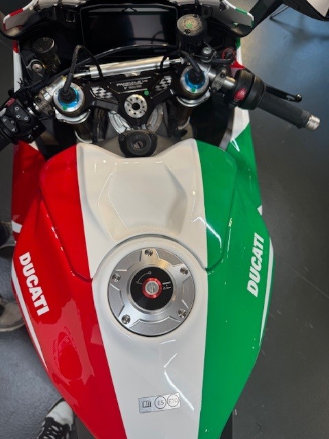 DUCATI PANIGALE V4 Tricolore-image-4