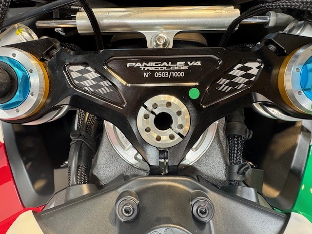 DUCATI PANIGALE V4 Tricolore-image-3
