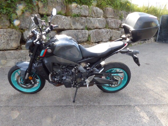 YAMAHA MT-09-showroom-element-2