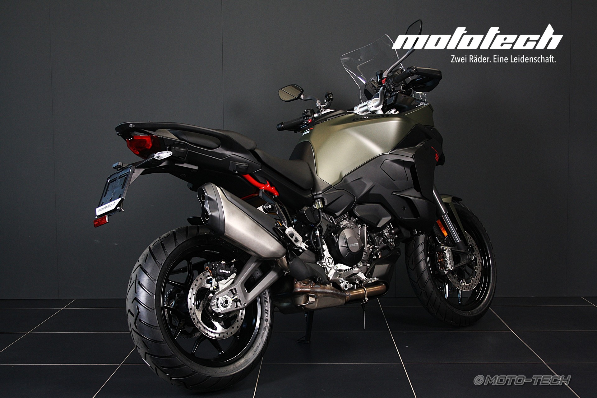 DUCATI Multistrada V2 S-showroom-element-3