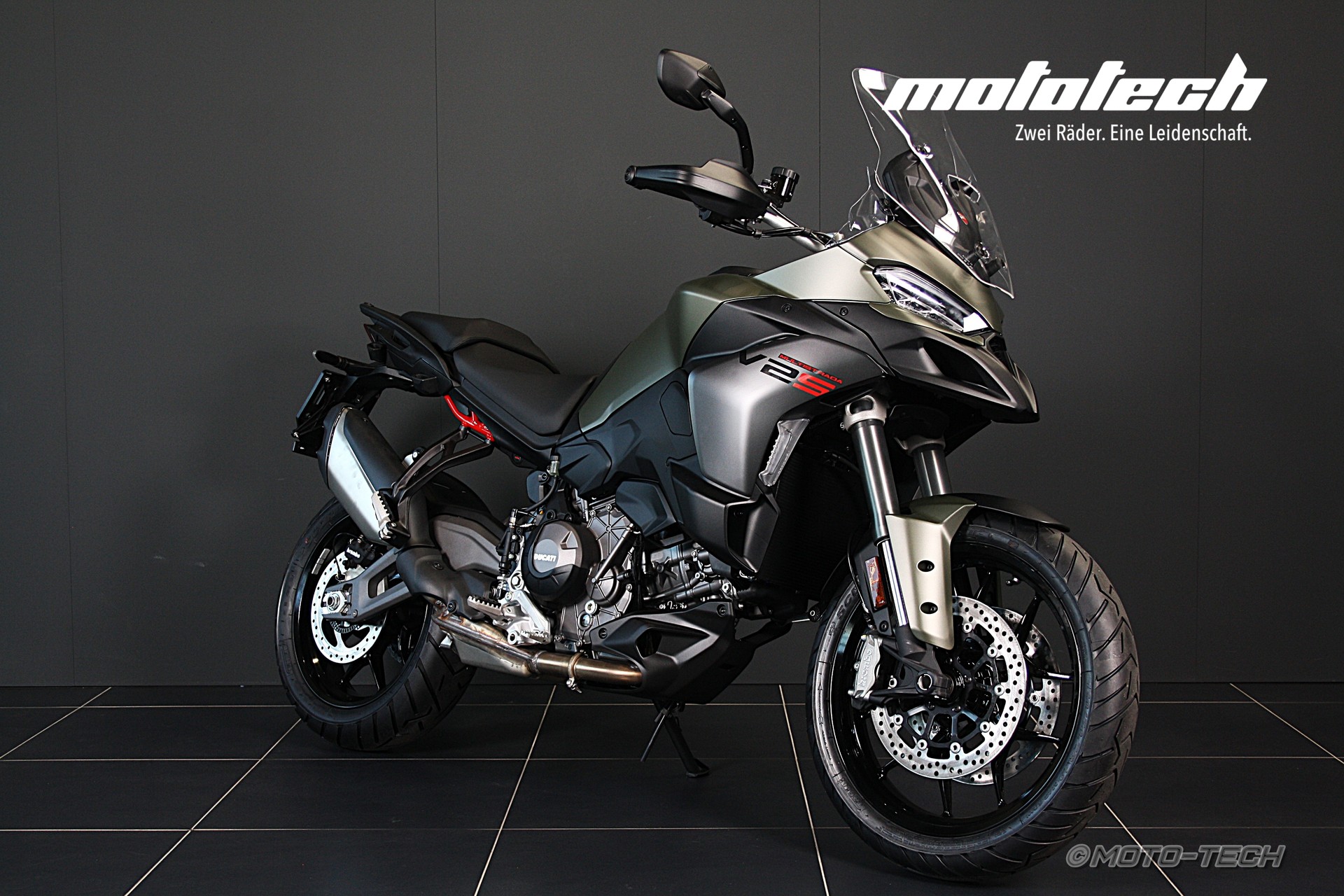 DUCATI Multistrada V2 S-showroom-element-1