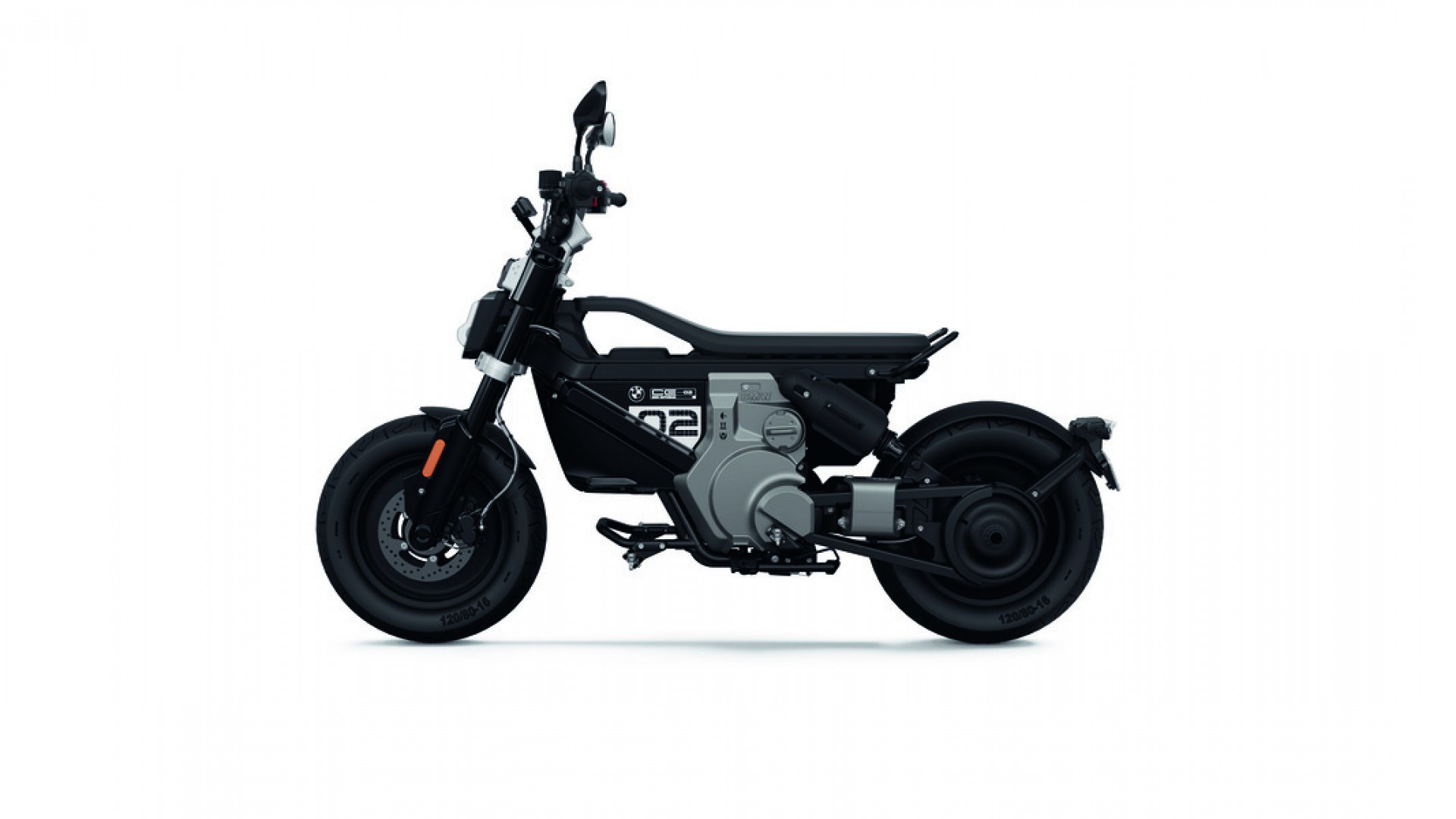 BMW CE 02 Highline-showroom-element-1
