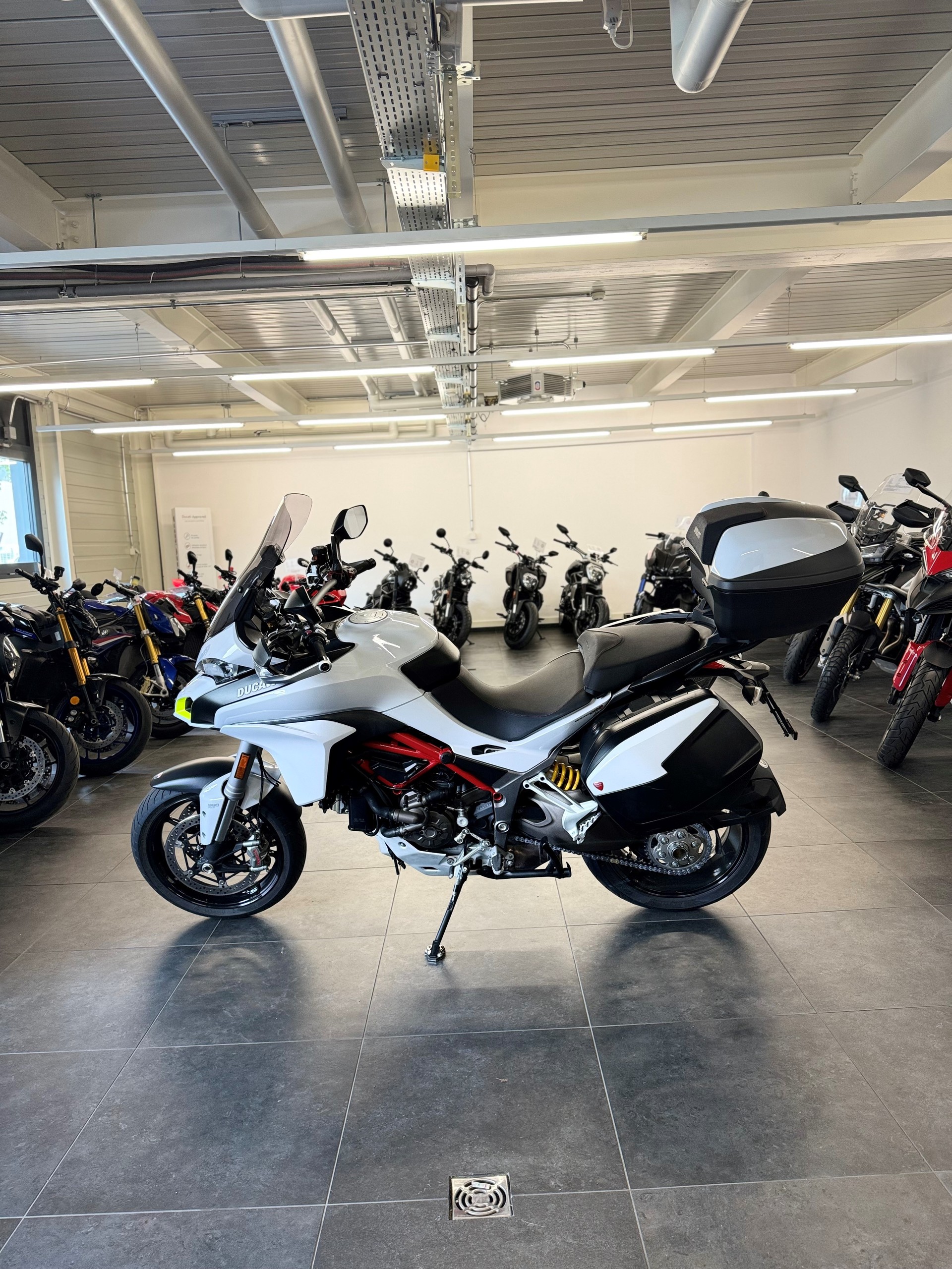 DUCATI Multistrada 1200-showroom-element-3