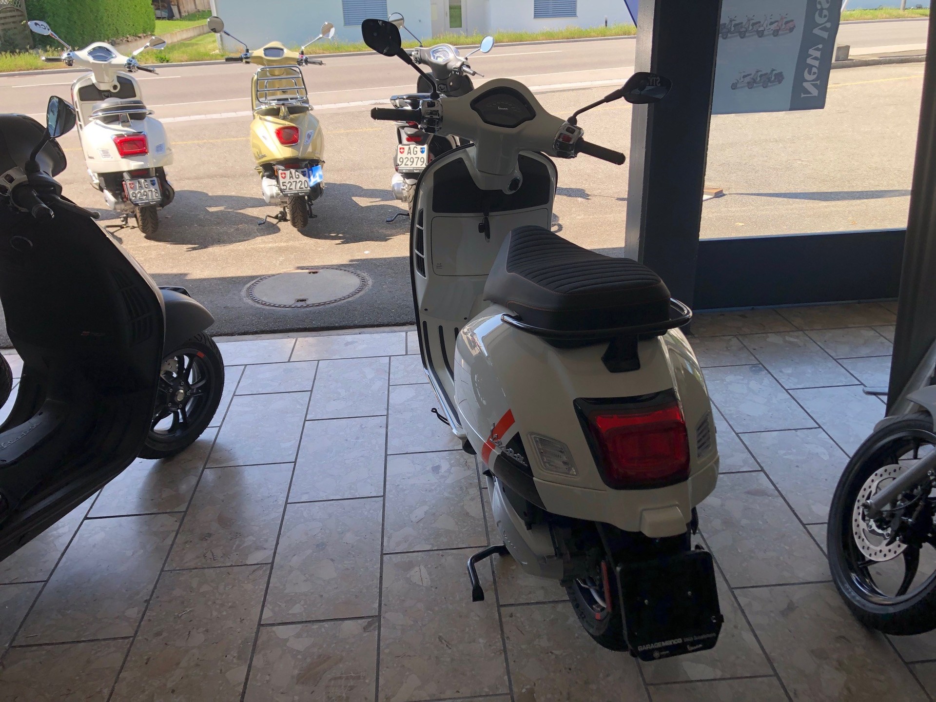 PIAGGIO Vespa GTS 300 Super Sport ABS-image-5