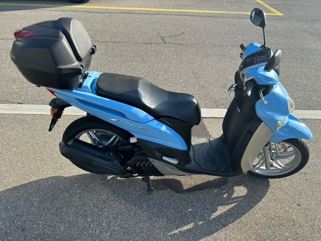 YAMAHA Xenter 125-showroom-element-2
