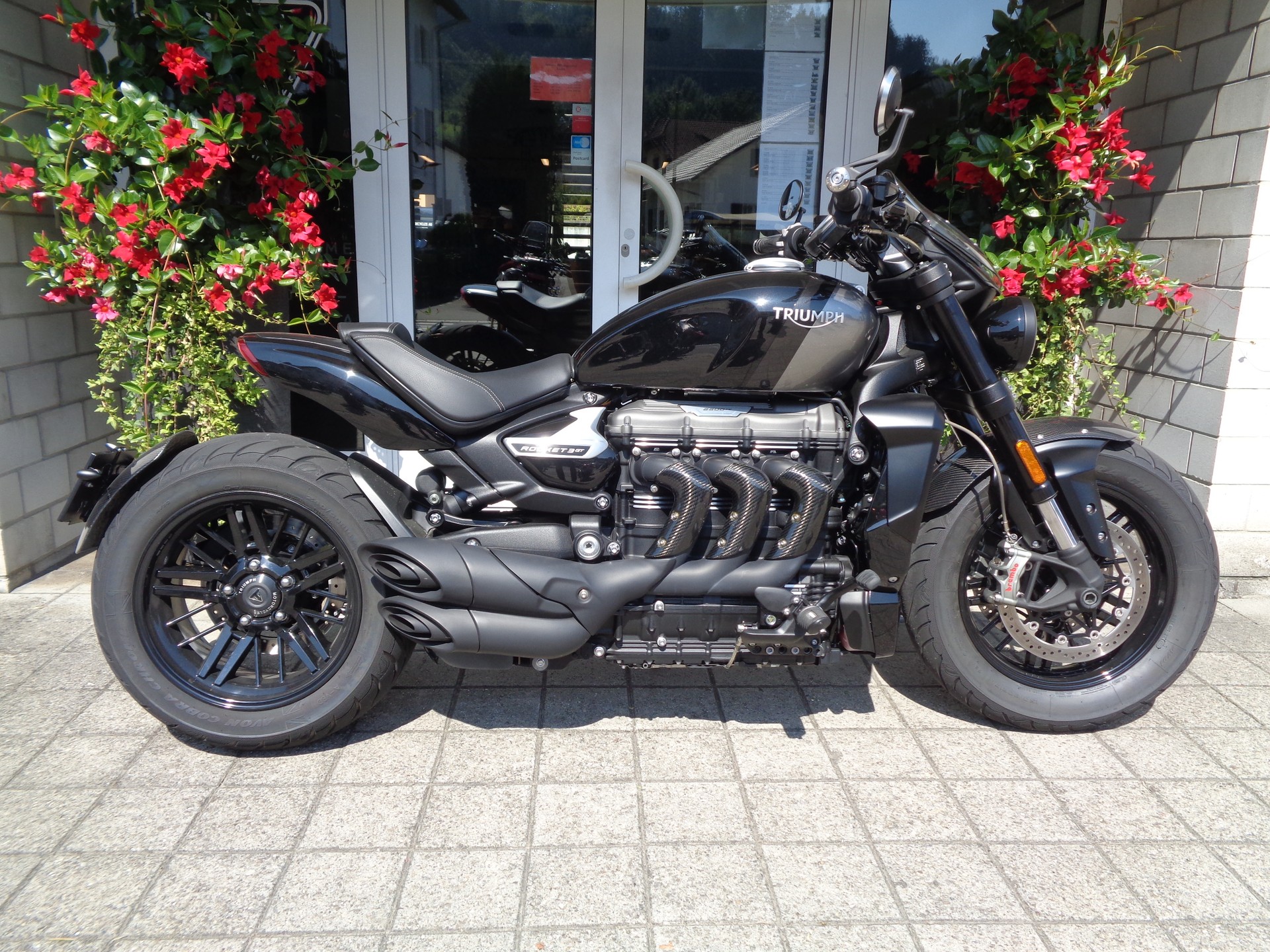TRIUMPH Rocket 3 GT Triple Black-showroom-element-1