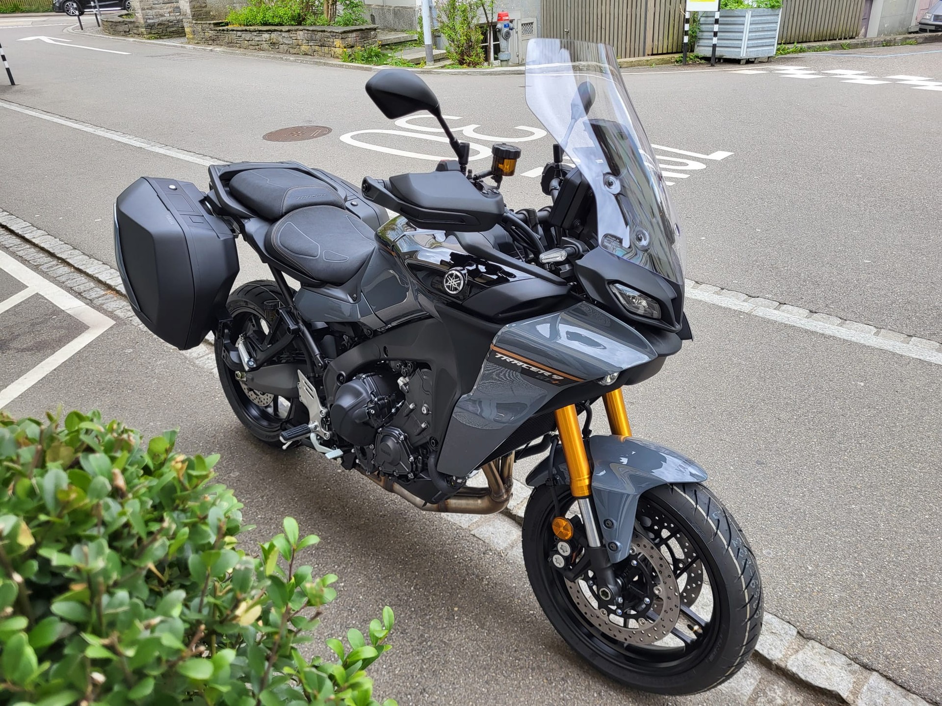 YAMAHA Tracer 9 GT+-showroom-element-1