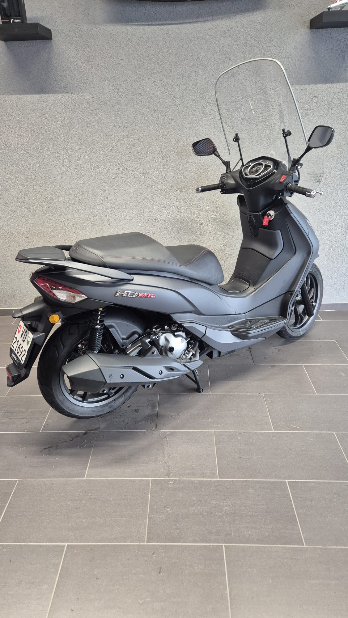 SYM 300i-image-1