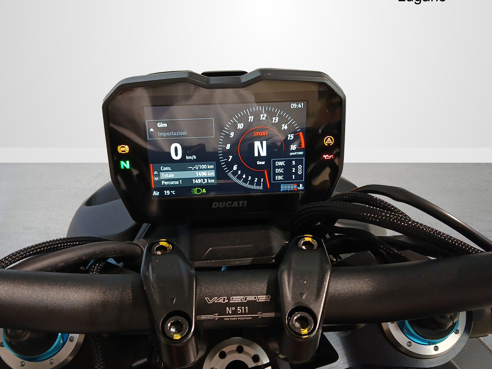 DUCATI Streetfighter V4 SP2-showroom-element-2