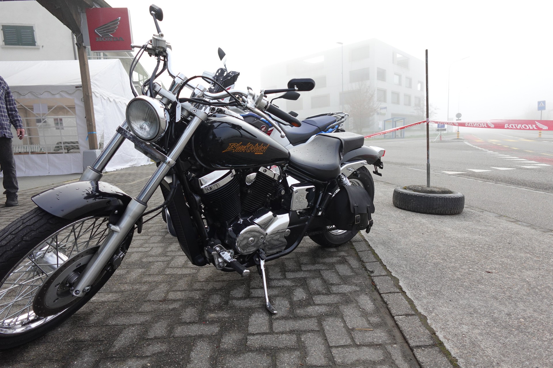 HONDA VT 750 DC Black Widow-showroom-element-2