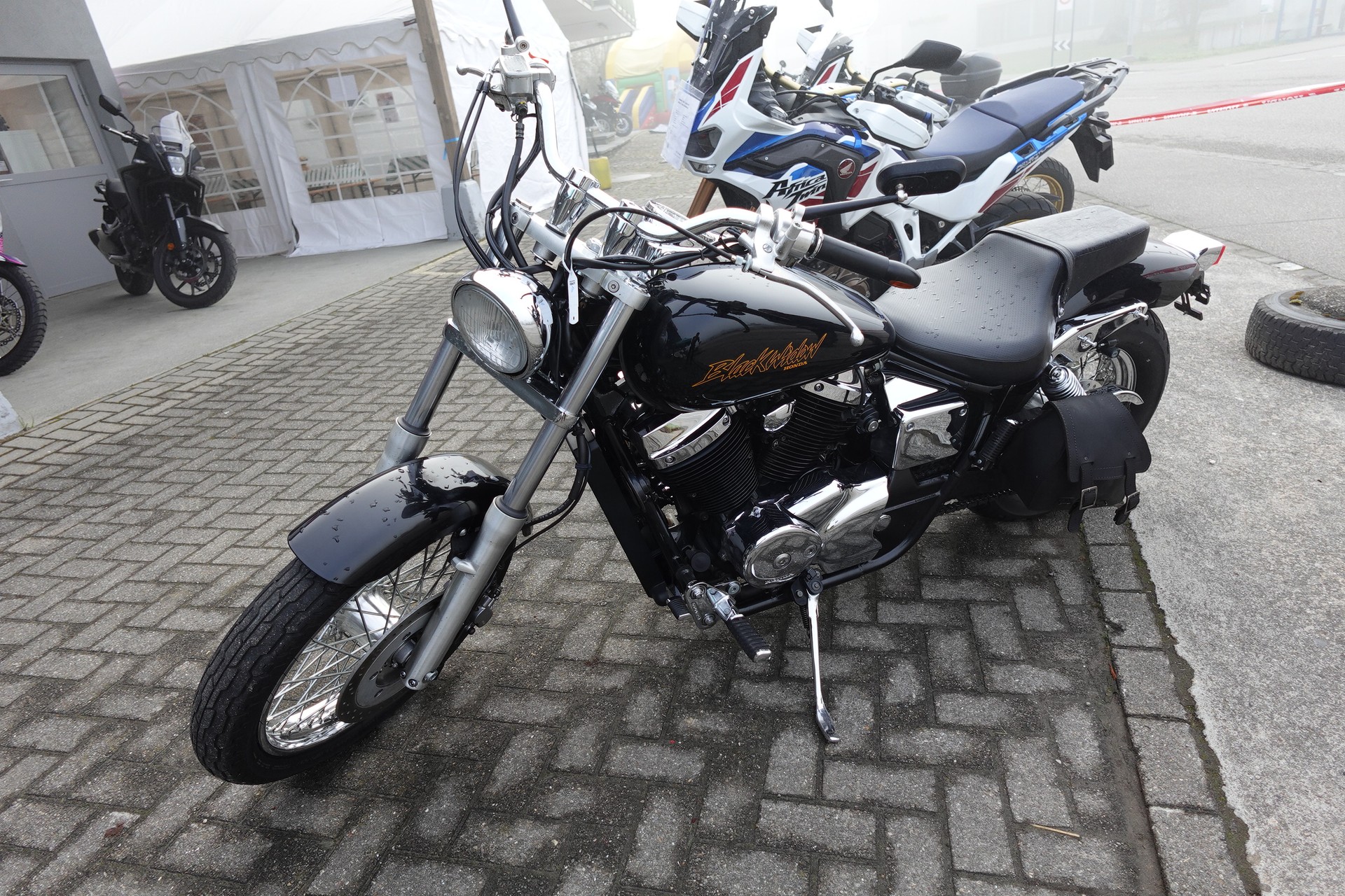HONDA VT 750 DC Black Widow-showroom-element-3