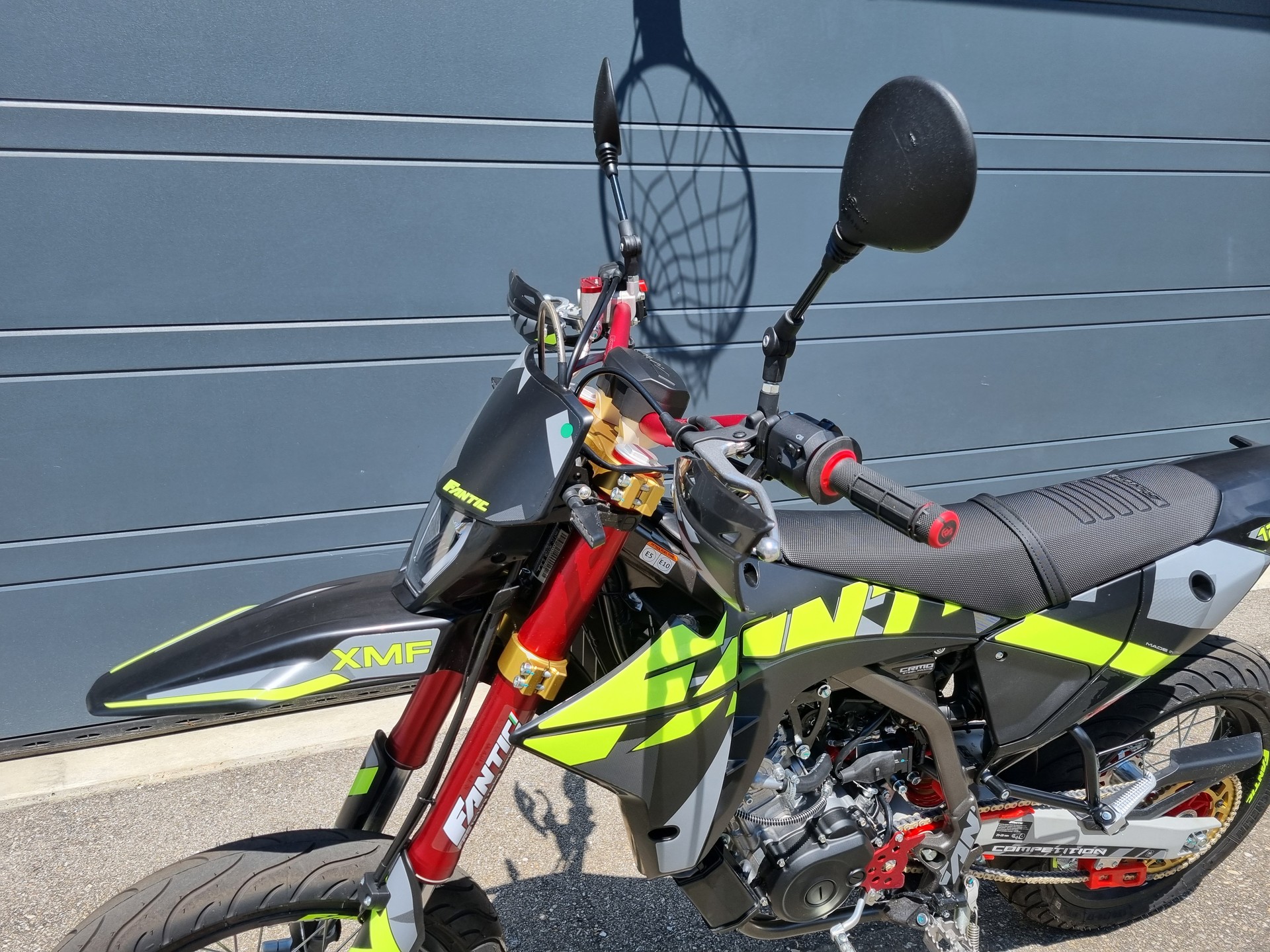 FANTIC XMF 125 Motard-showroom-element-3
