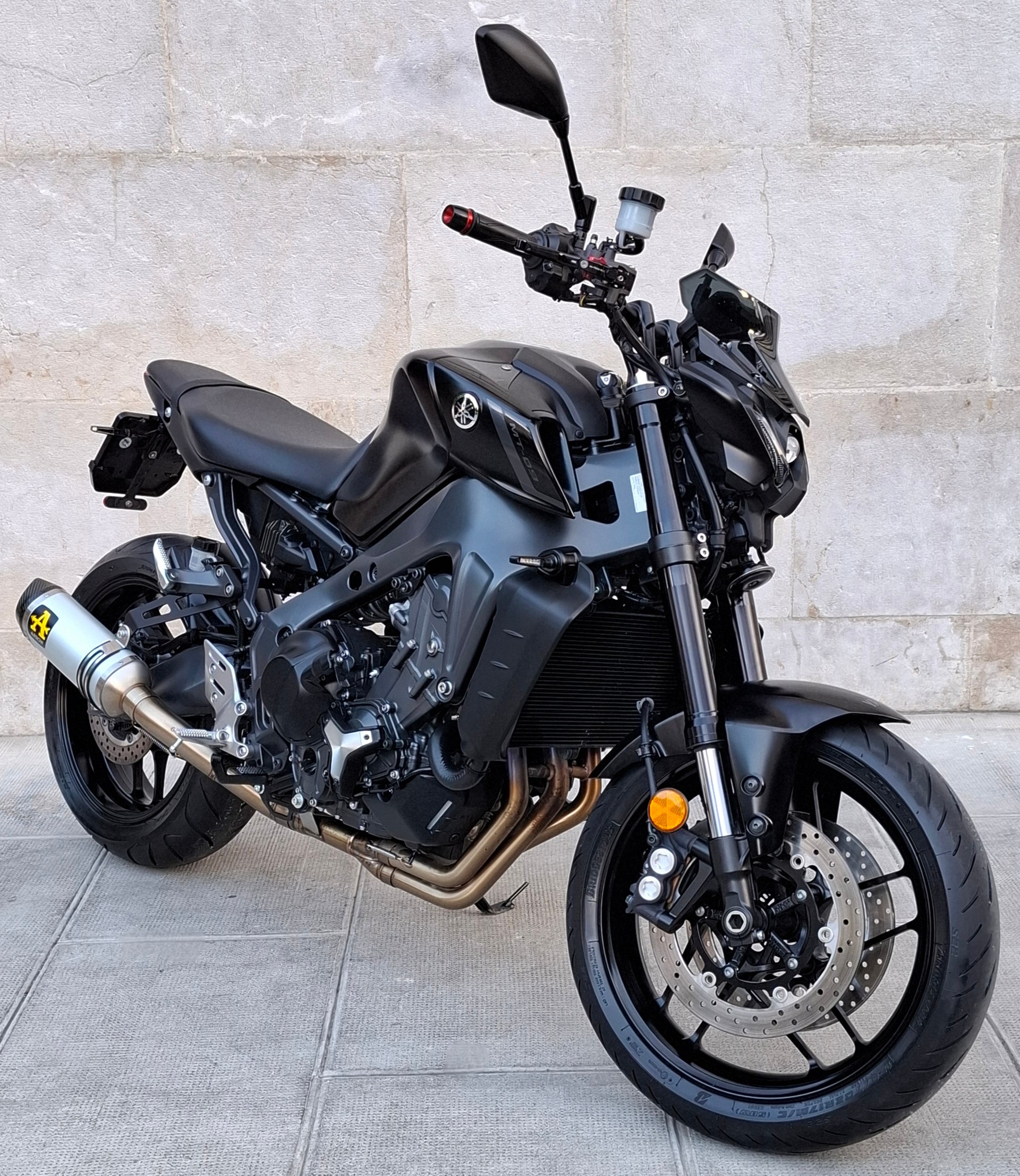 YAMAHA MT-09-showroom-element-1