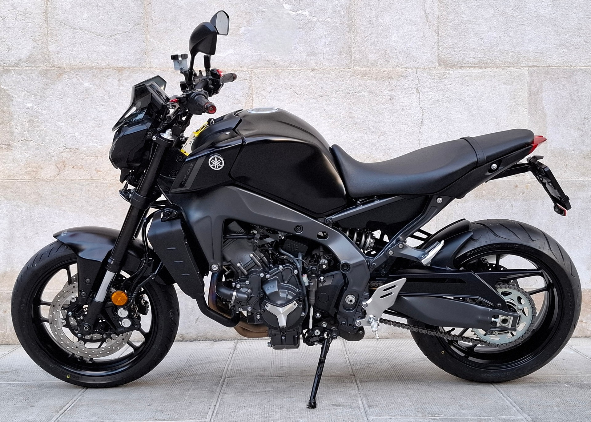 YAMAHA MT-09-showroom-element-2