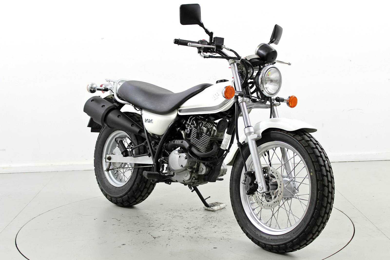 SUZUKI RV 125-showroom-element-1