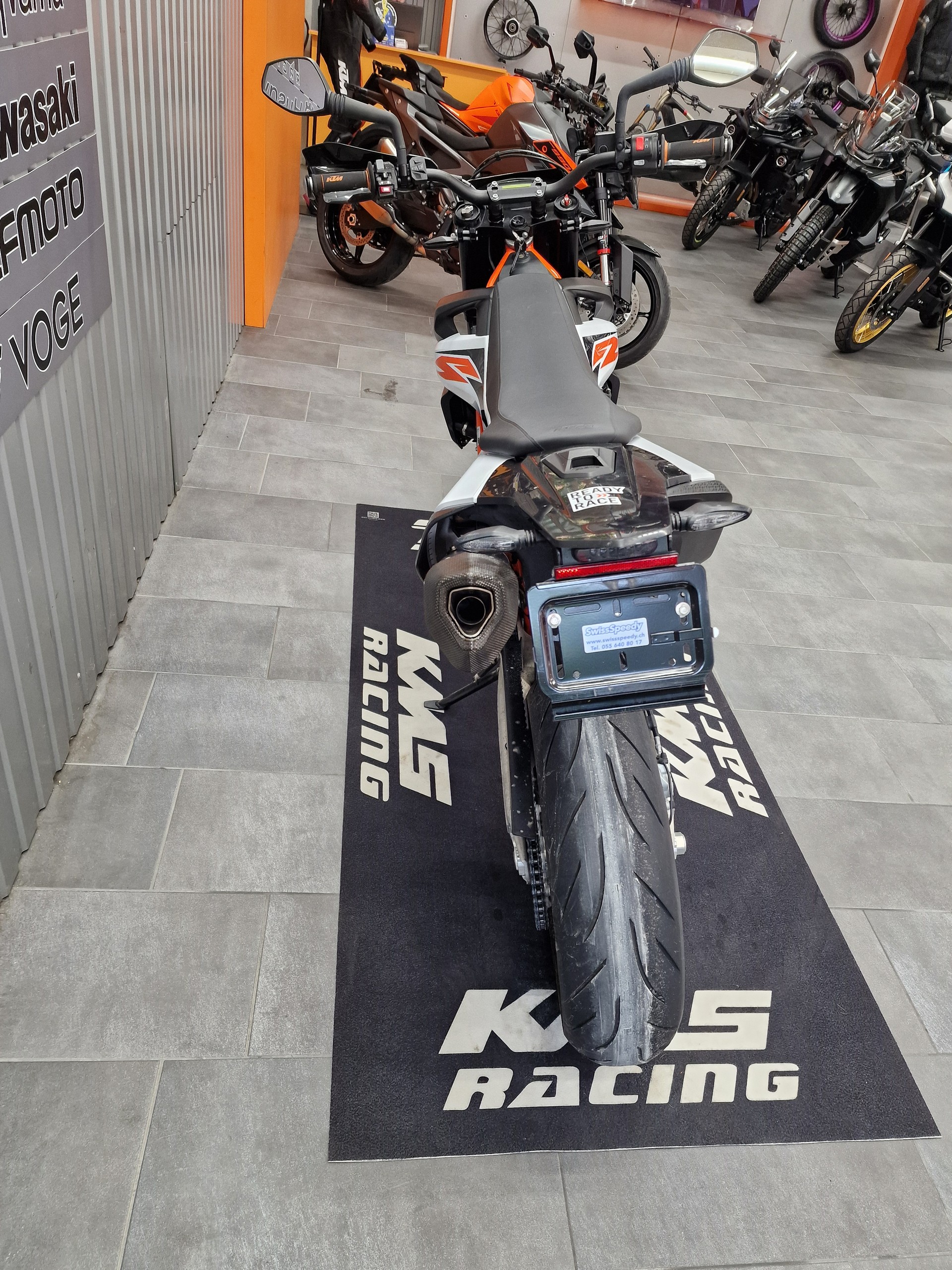 KTM 690 SMC R ABS (35 kW)-showroom-element-2