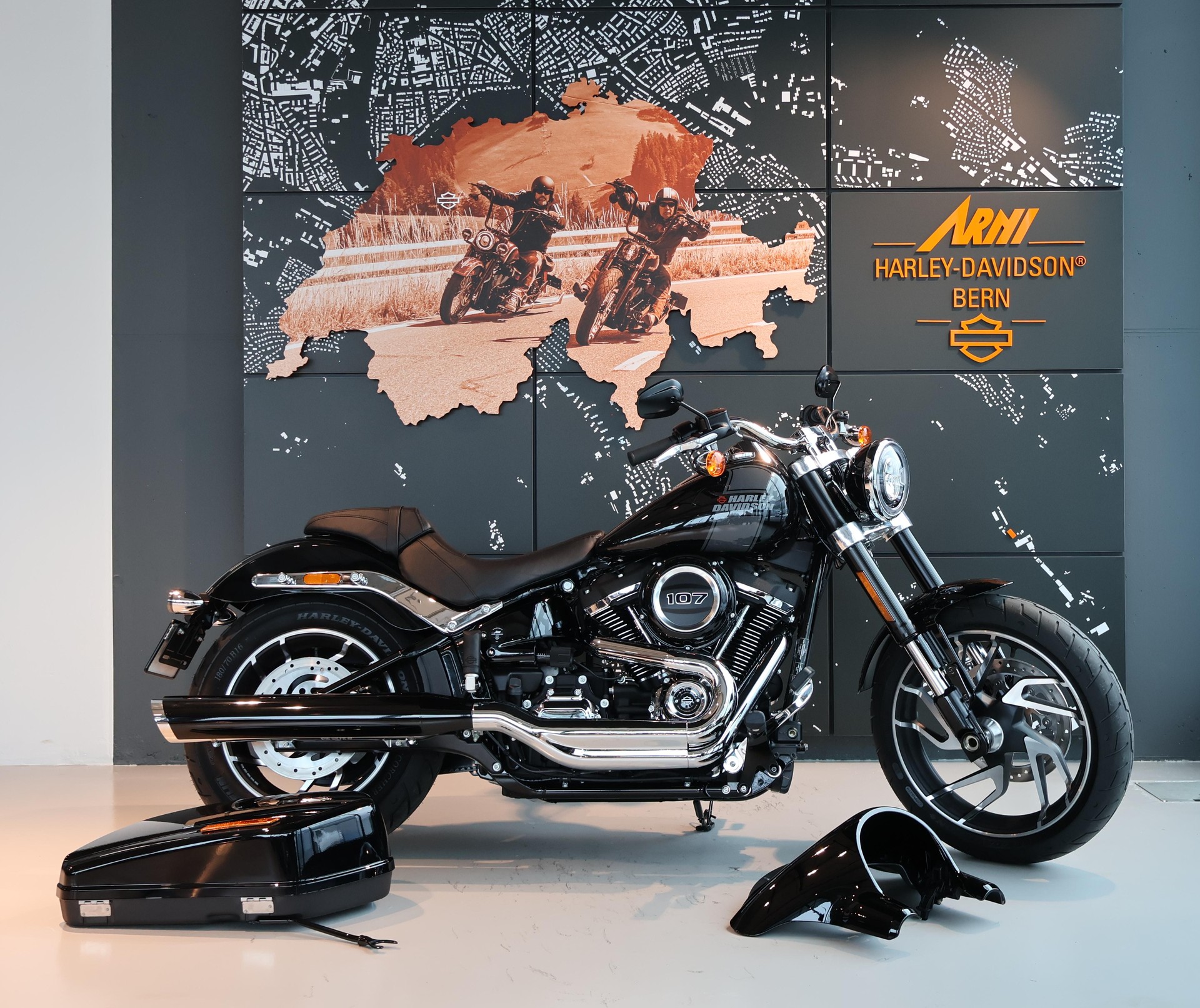 HARLEY-DAVIDSON FLSB Sport Glide-image-1