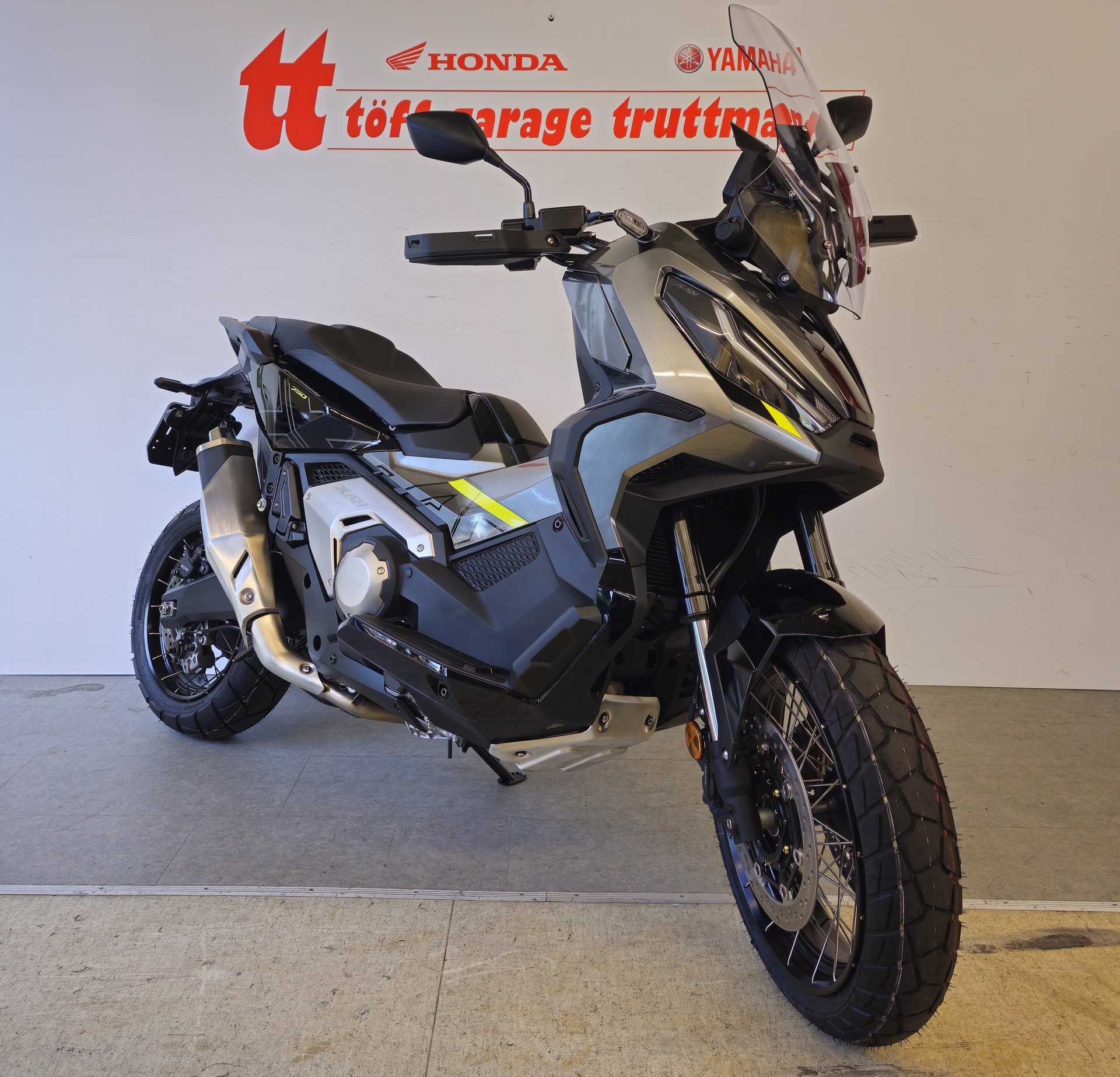 HONDA X-ADV 750-showroom-element-2