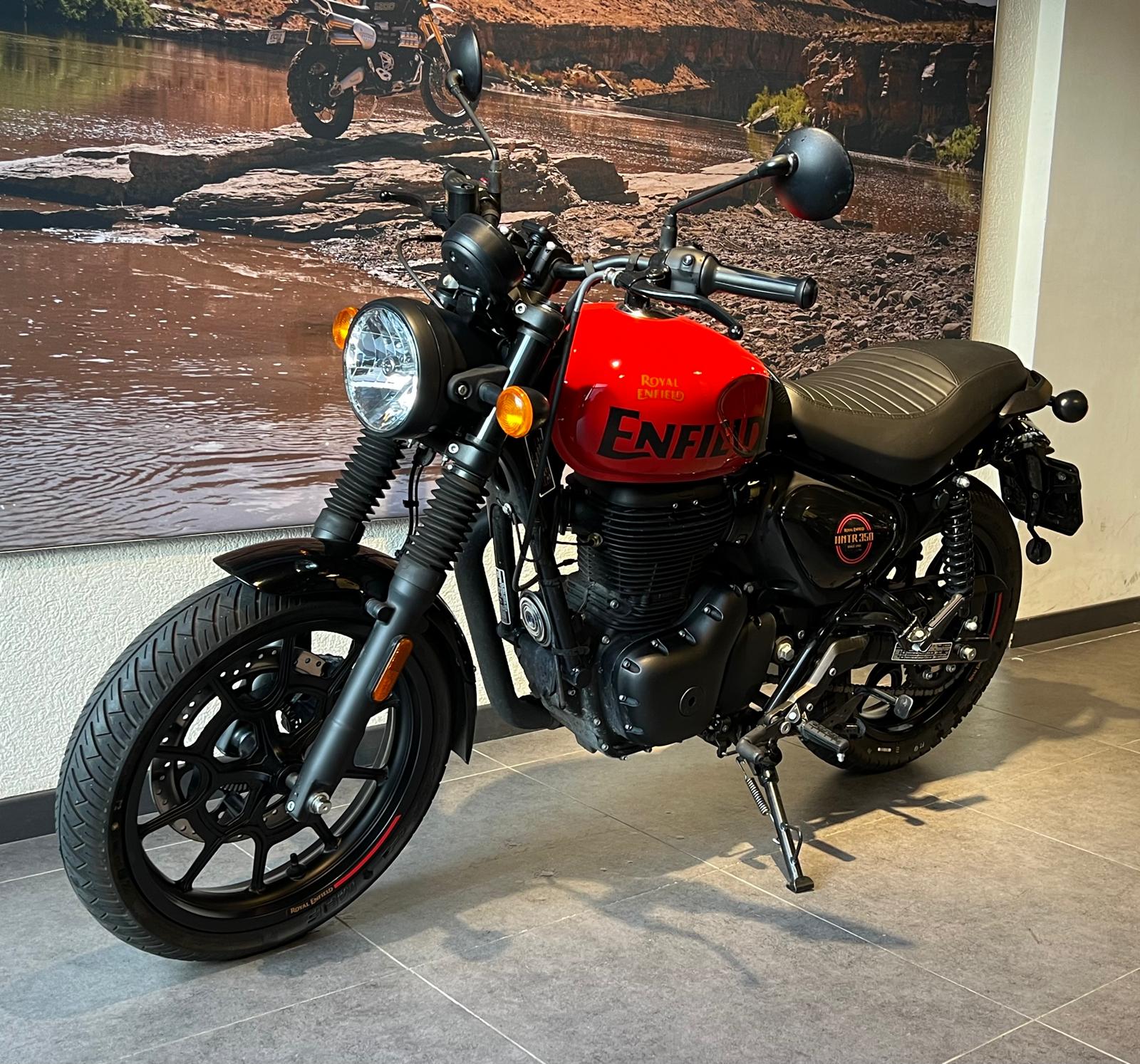 ROYAL ENFIELD Hntr 350 Rebel-showroom-element-2