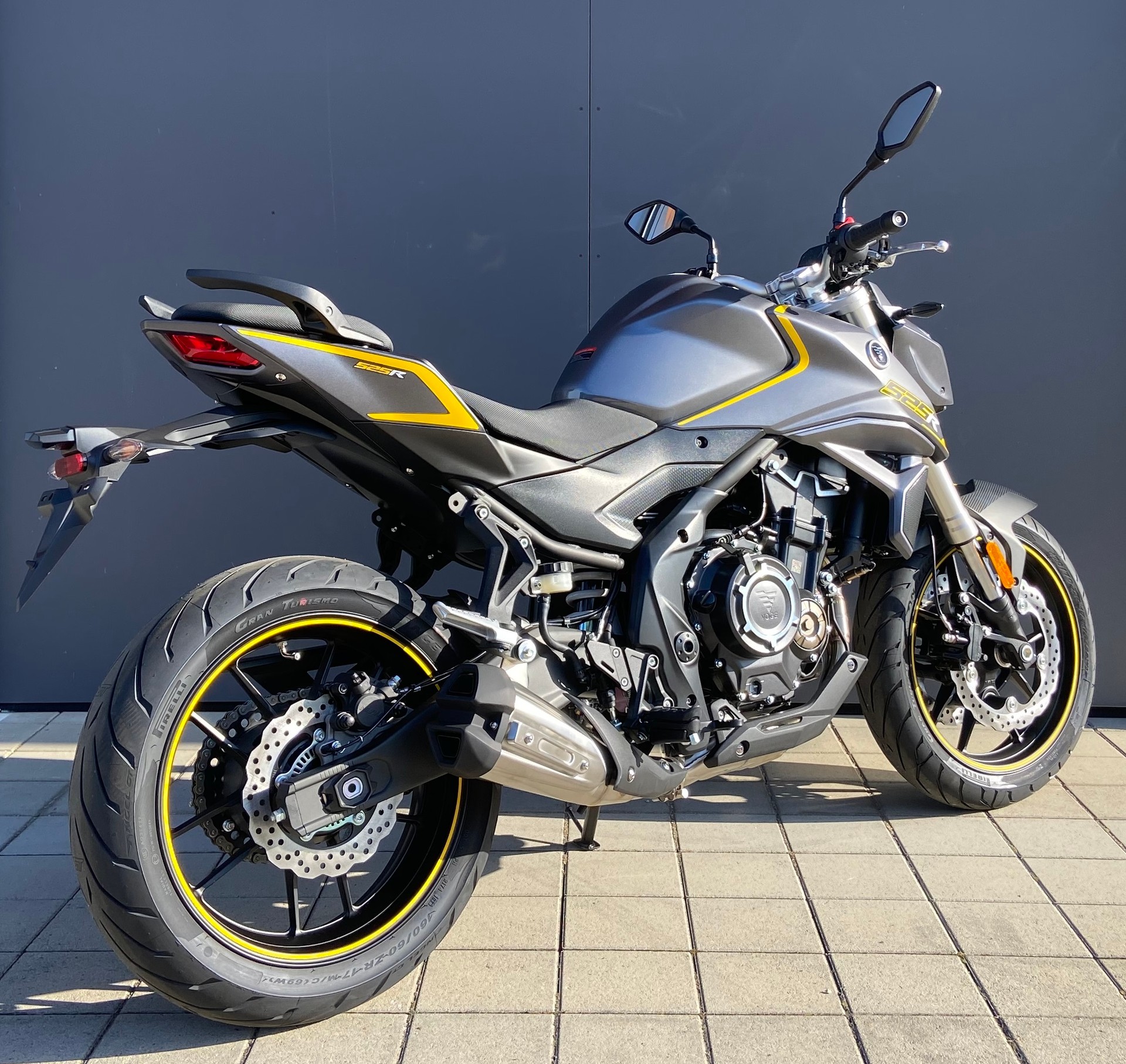 VOGE 525 R-showroom-element-1