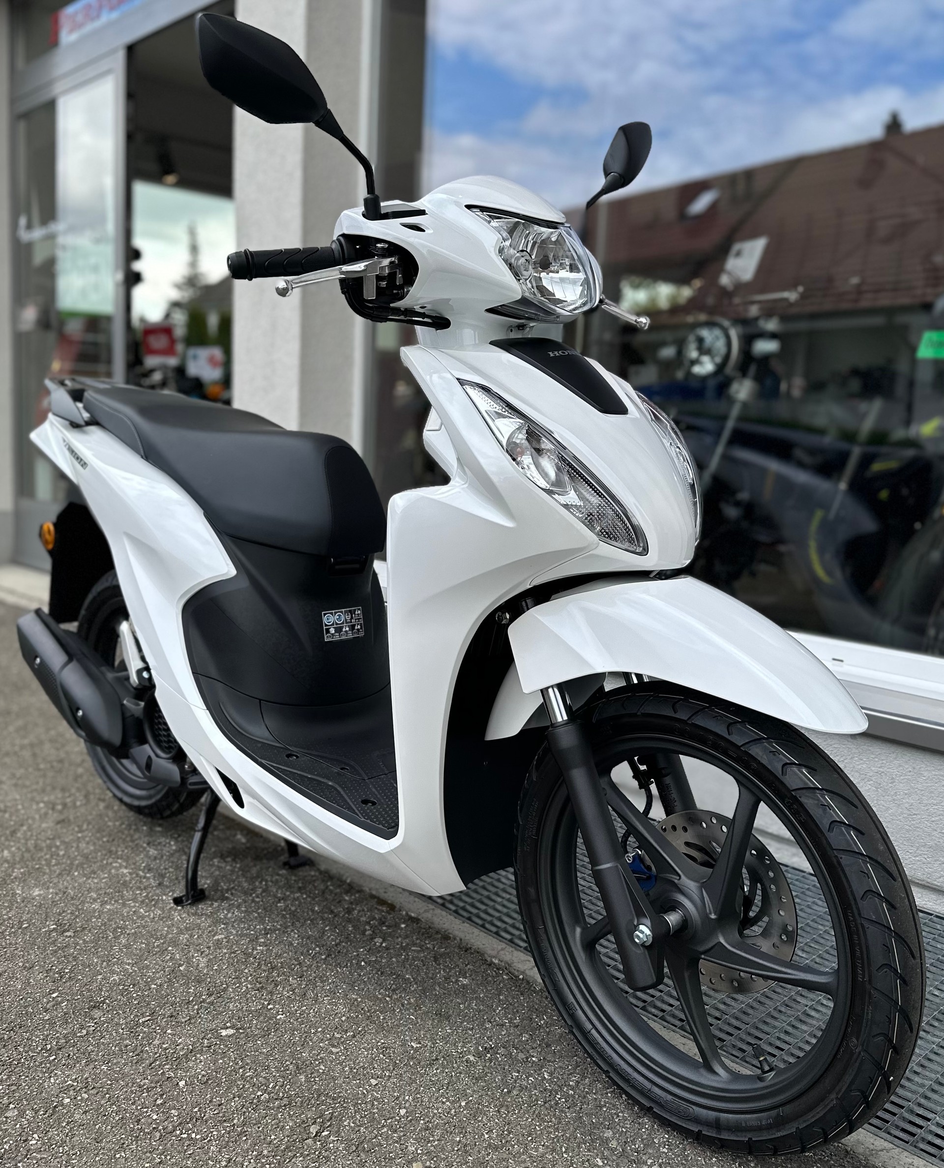 HONDA NSC Vision 110-showroom-element-2