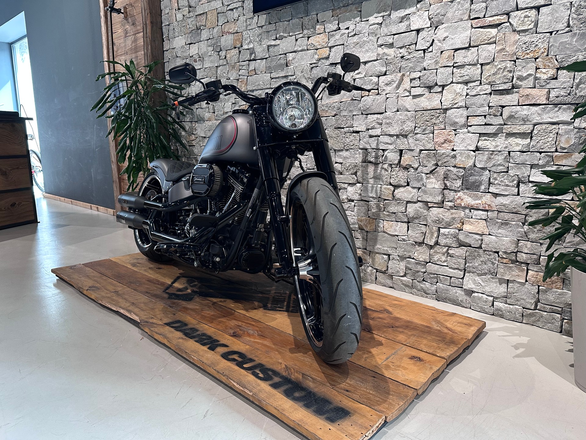 HARLEY-DAVIDSON FLSTFBS Fat Boy S Special ABS-showroom-element-1