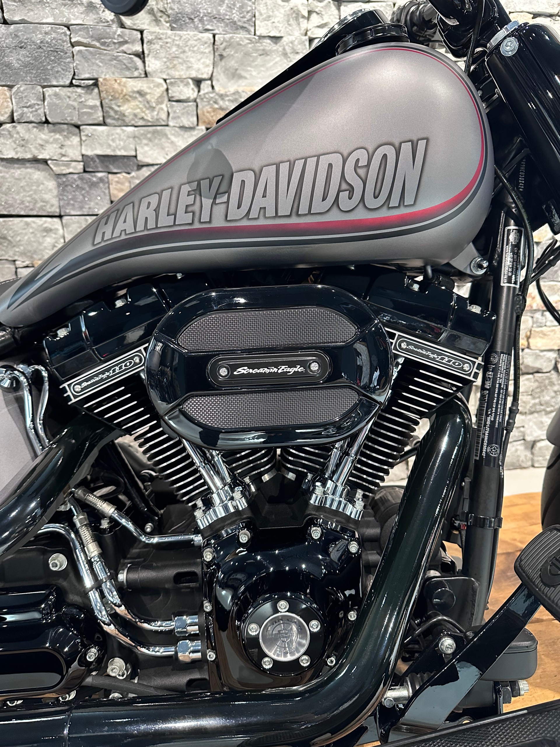 HARLEY-DAVIDSON FLSTFBS Fat Boy S Special ABS-showroom-element-3