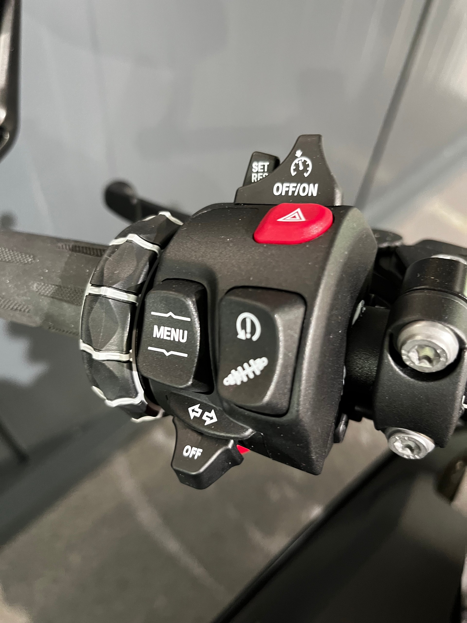 BMW S 1000 R-showroom-element-3