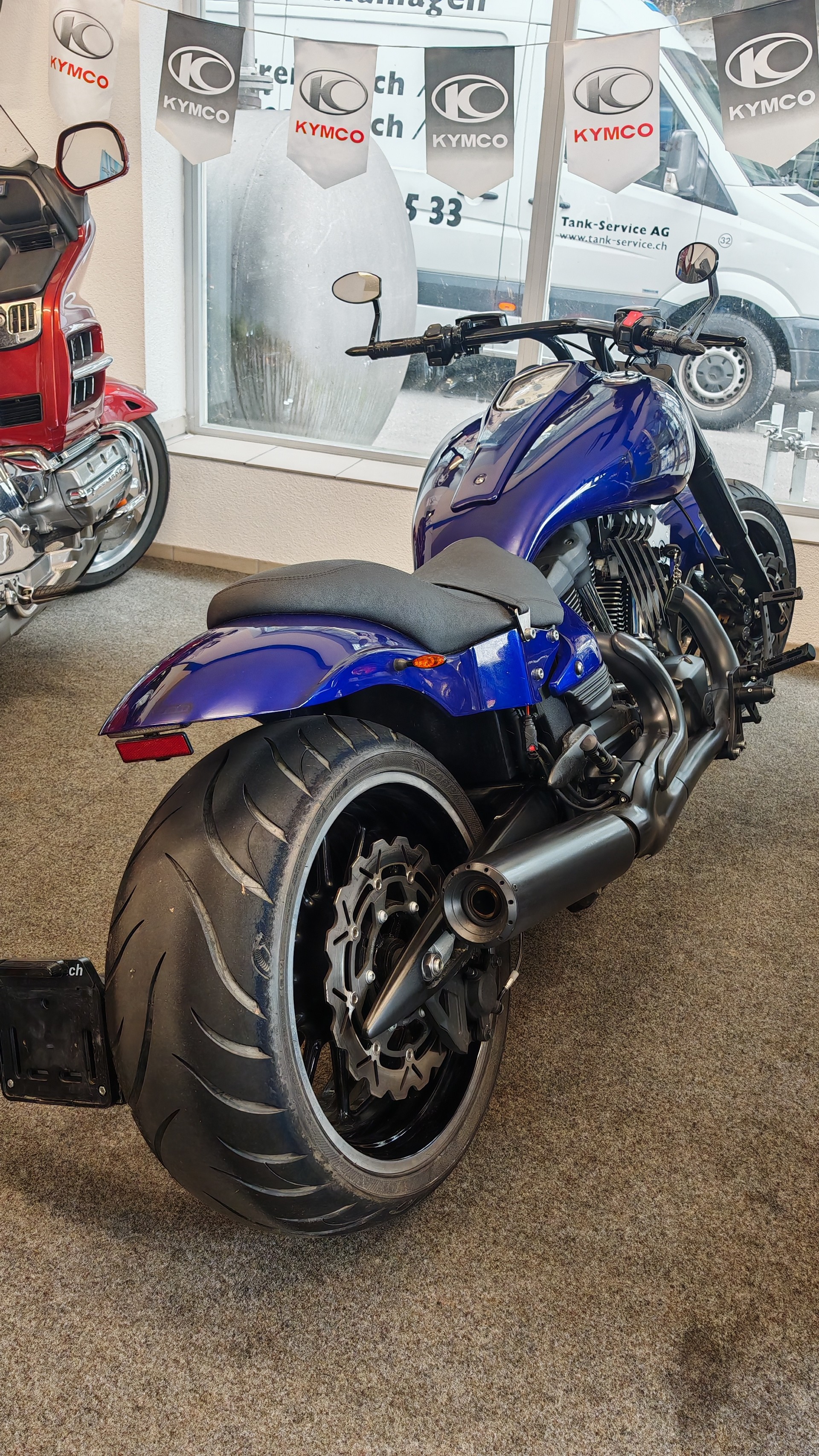 YAMAHA XV 1900 Midnight Star-image-3